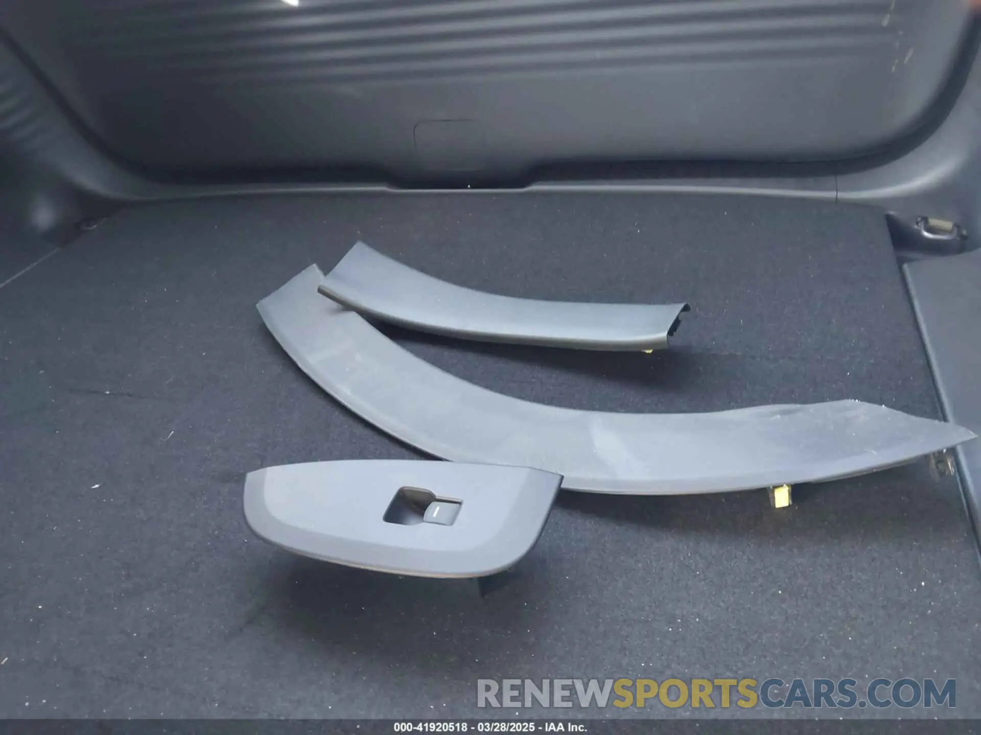 12 Photograph of a damaged car 3CZRZ1H3XSM717288 HONDA HR-V 2025