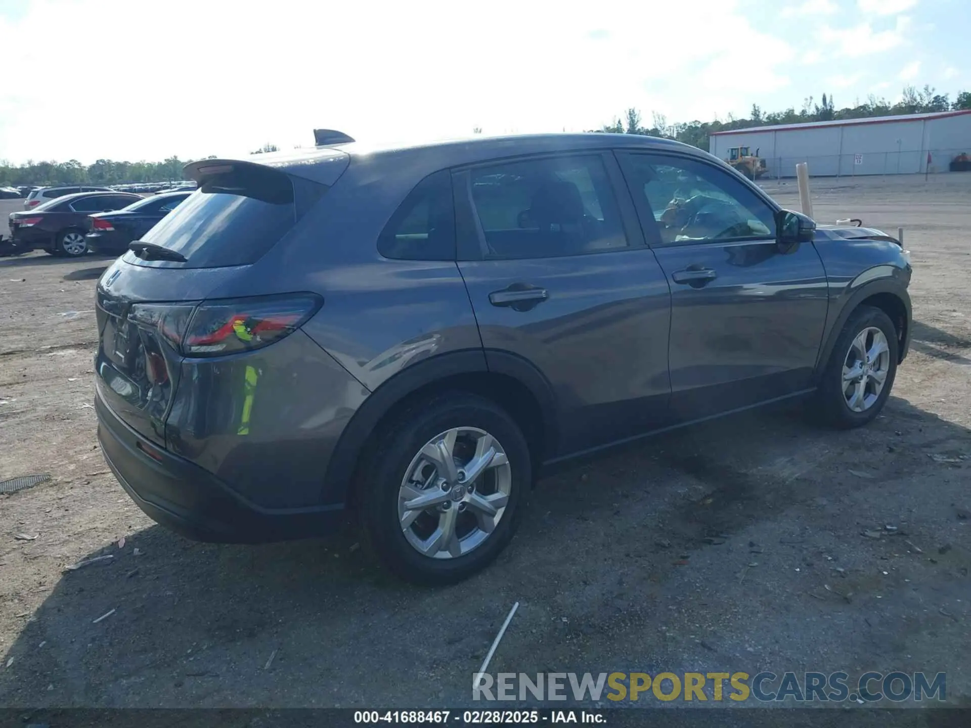 4 Photograph of a damaged car 3CZRZ1H3XSM719610 HONDA HR-V 2025
