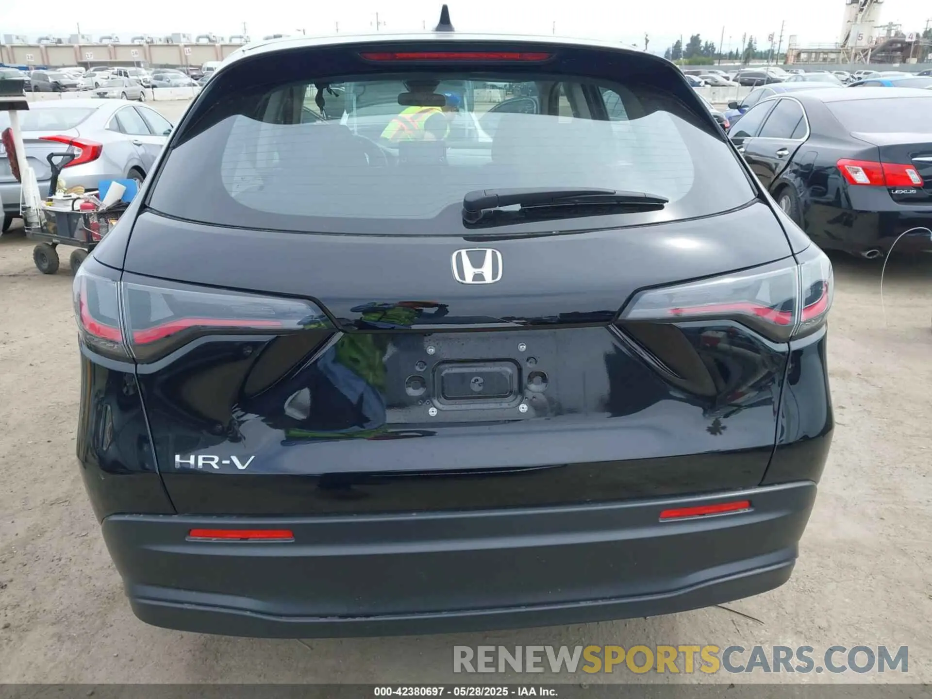 16 Photograph of a damaged car 3CZRZ1H3XSM734589 HONDA HR-V 2025