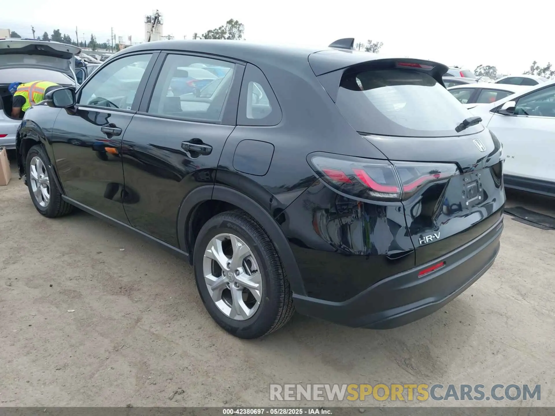 3 Photograph of a damaged car 3CZRZ1H3XSM734589 HONDA HR-V 2025