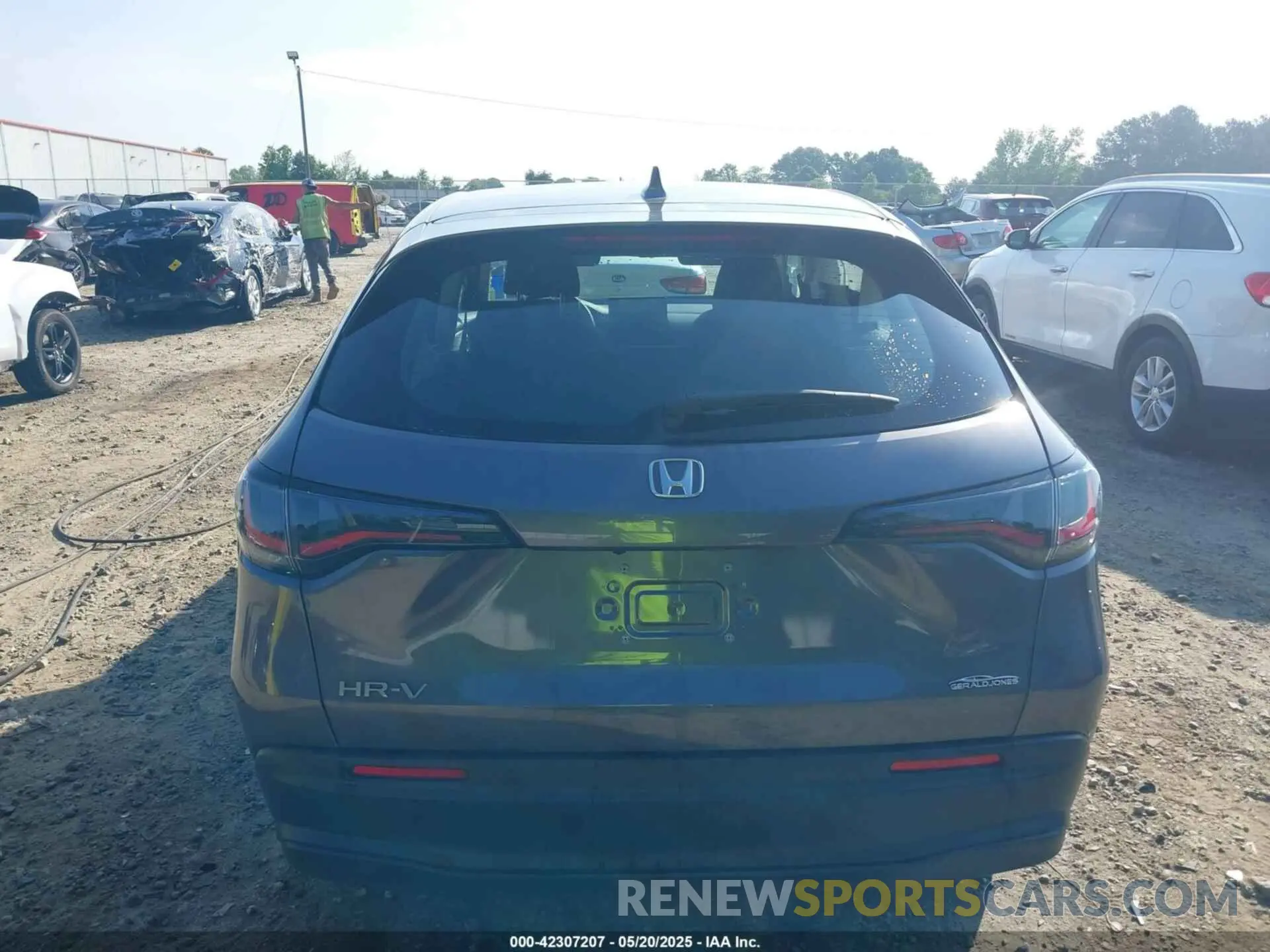 16 Photograph of a damaged car 3CZRZ1H3XSM738867 HONDA HR-V 2025