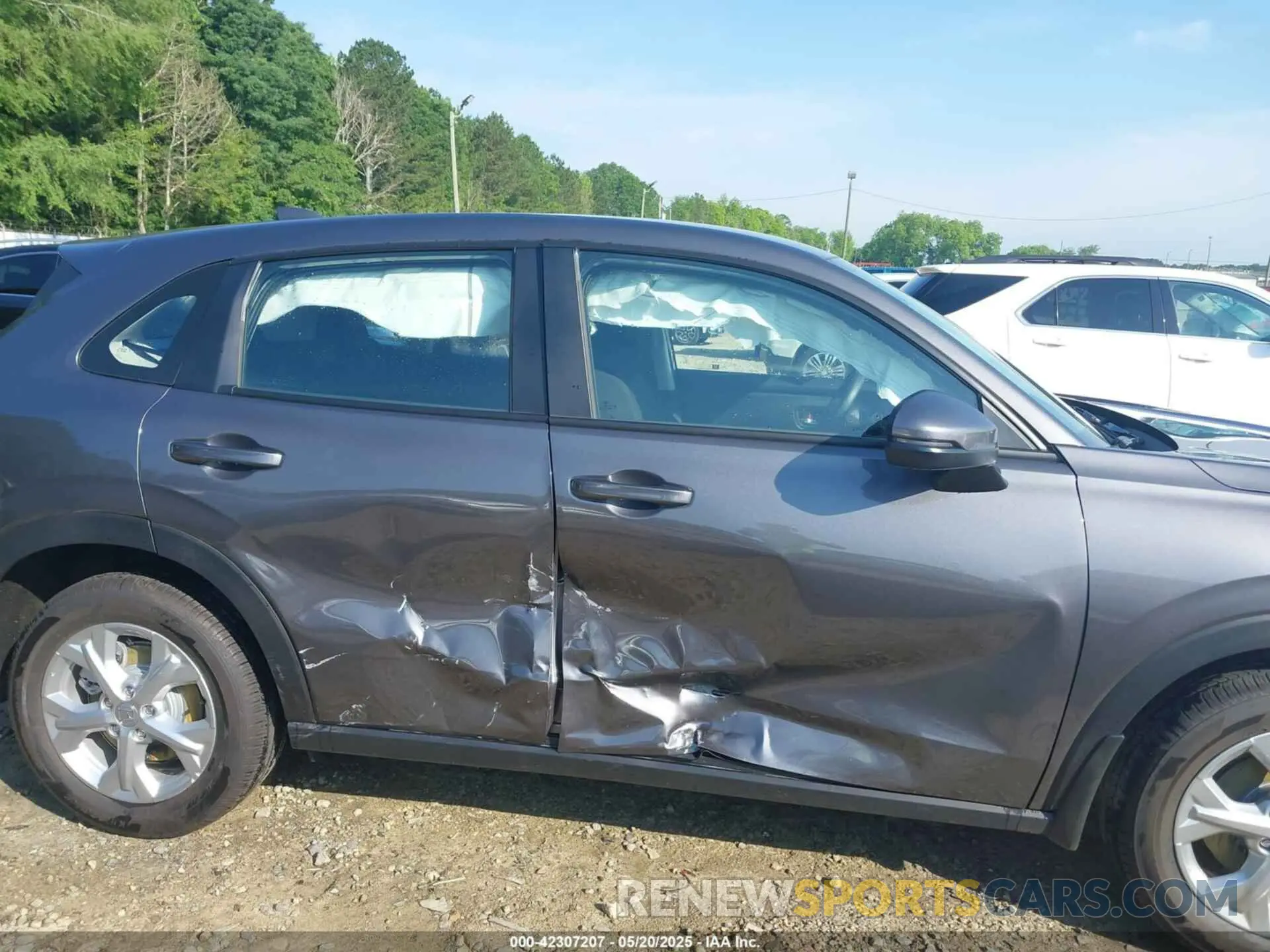 6 Photograph of a damaged car 3CZRZ1H3XSM738867 HONDA HR-V 2025