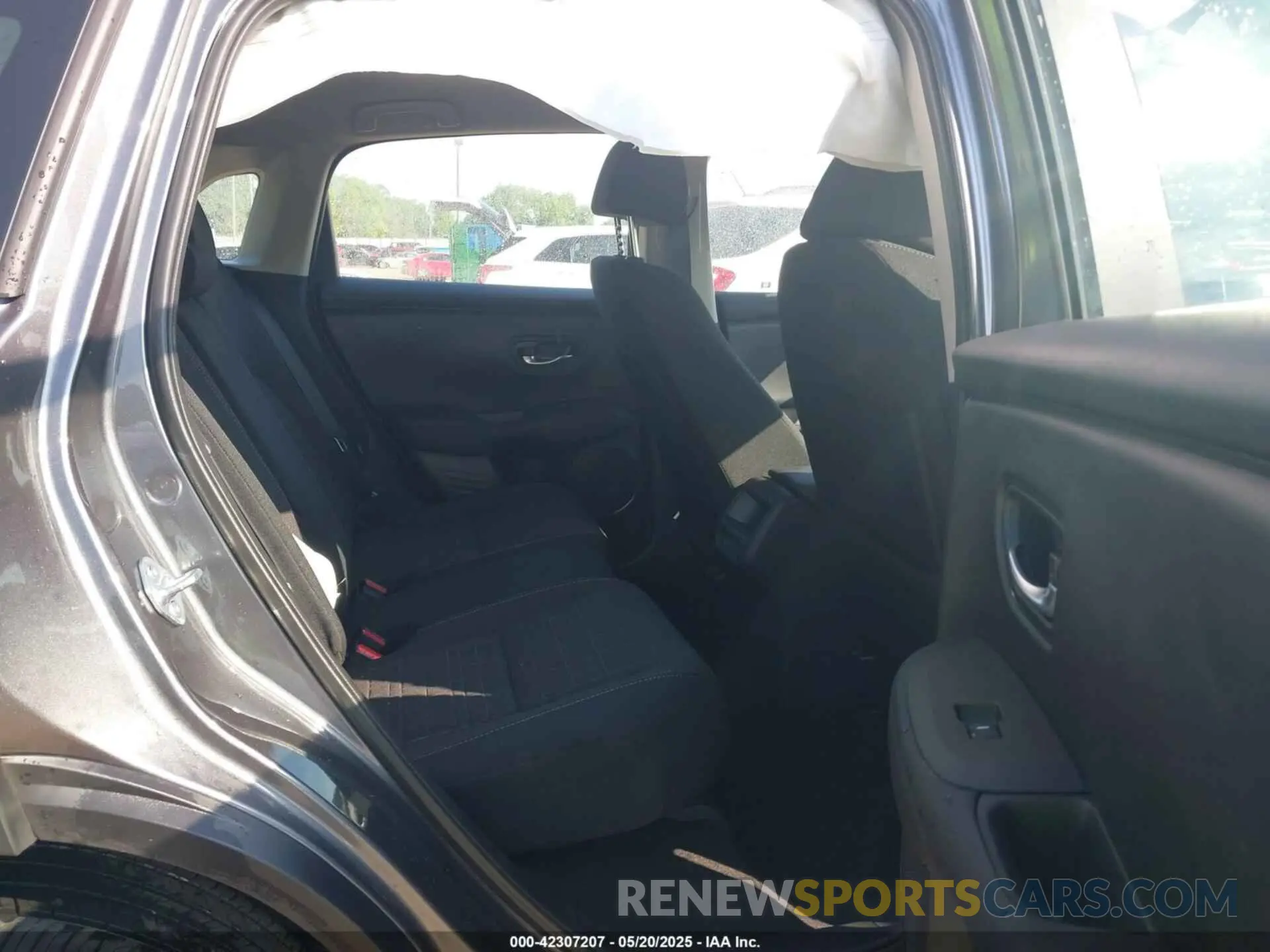8 Photograph of a damaged car 3CZRZ1H3XSM738867 HONDA HR-V 2025