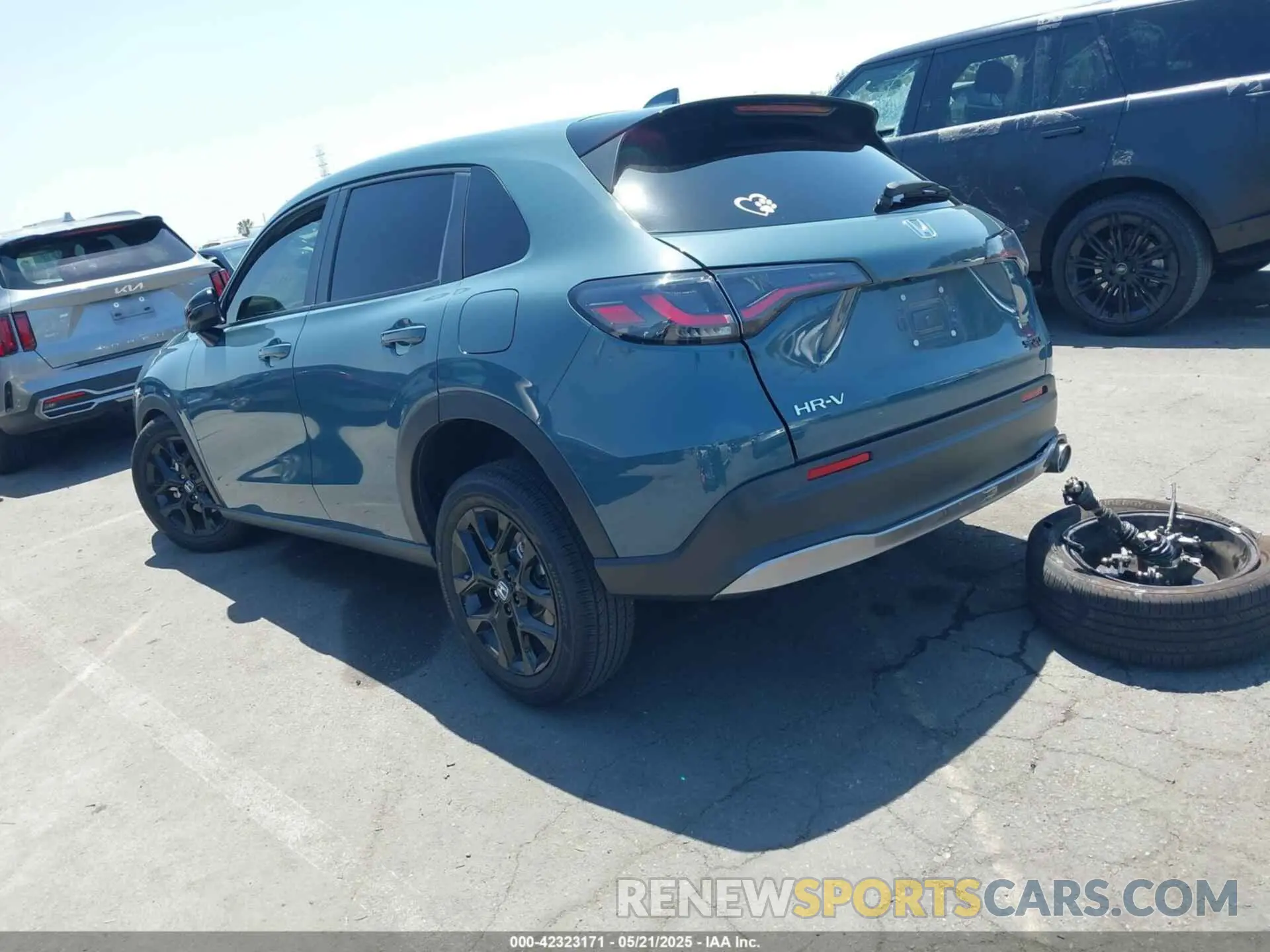 3 Photograph of a damaged car 3CZRZ1H50SM700162 HONDA HR-V 2025