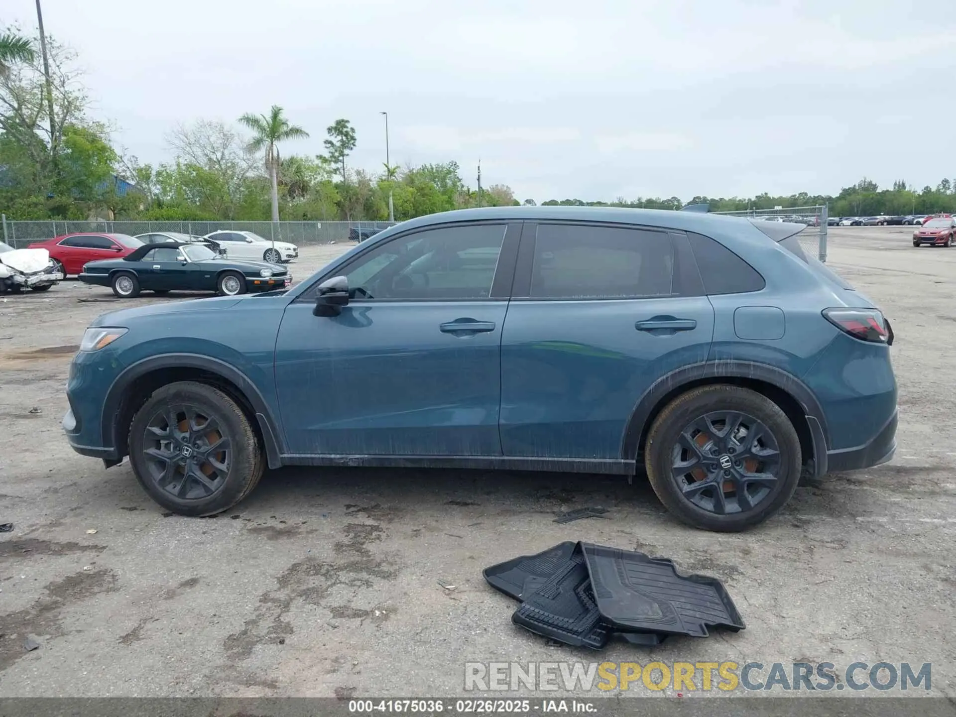 14 Photograph of a damaged car 3CZRZ1H50SM735638 HONDA HR-V 2025