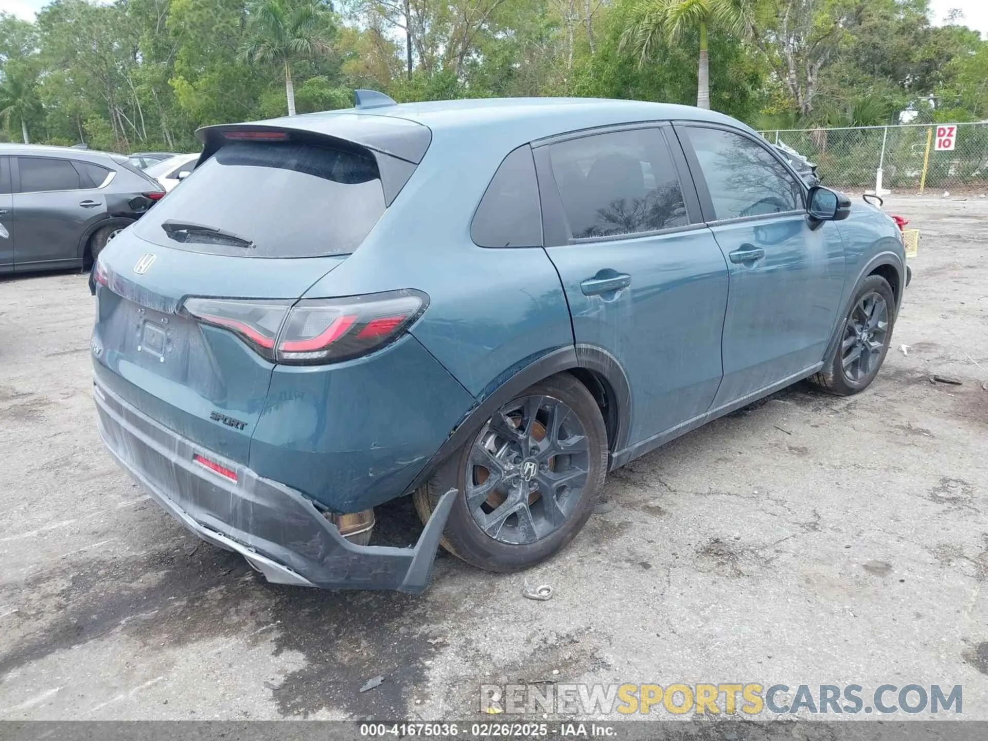4 Photograph of a damaged car 3CZRZ1H50SM735638 HONDA HR-V 2025
