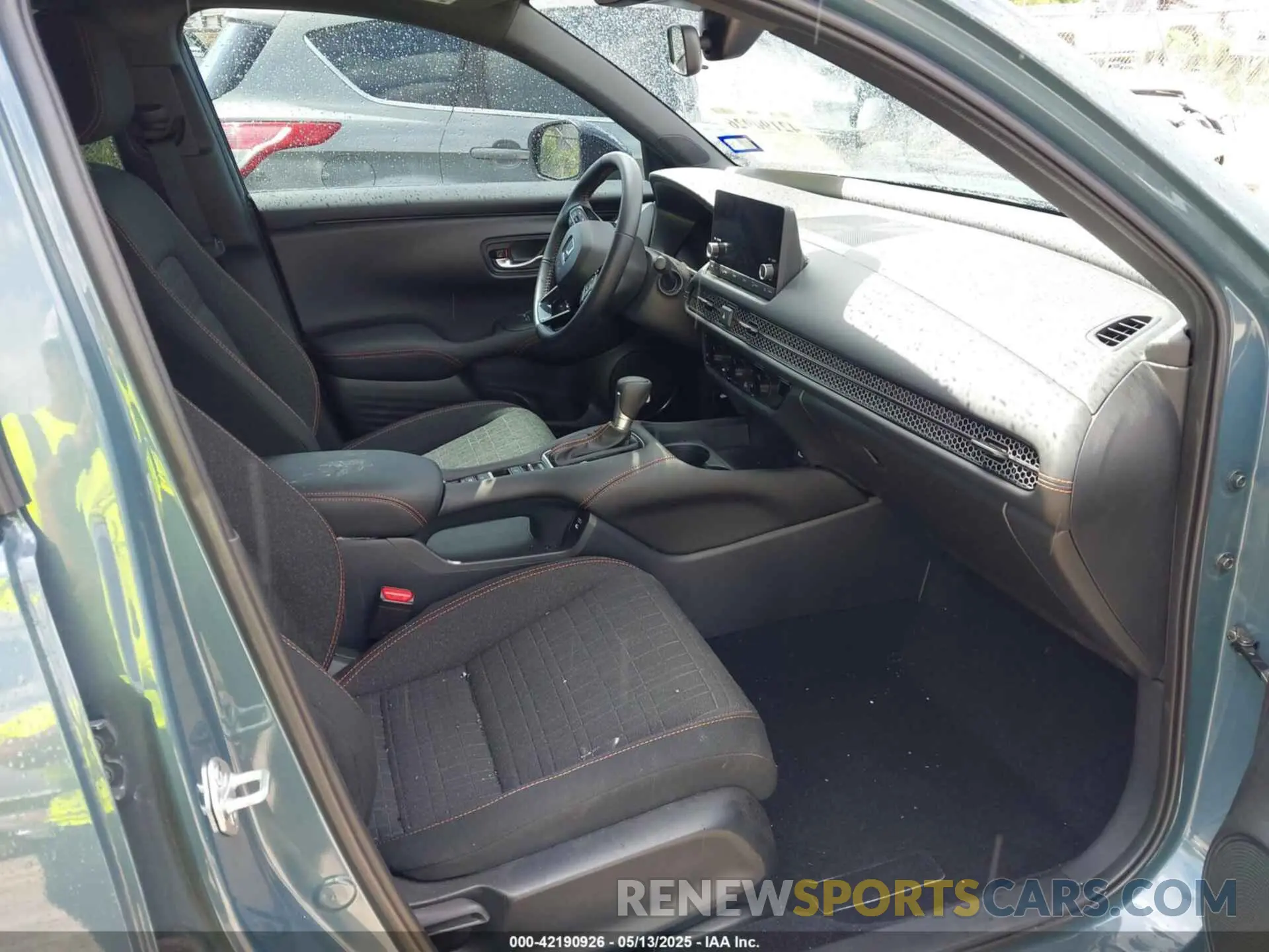 5 Photograph of a damaged car 3CZRZ1H51SM719514 HONDA HR-V 2025