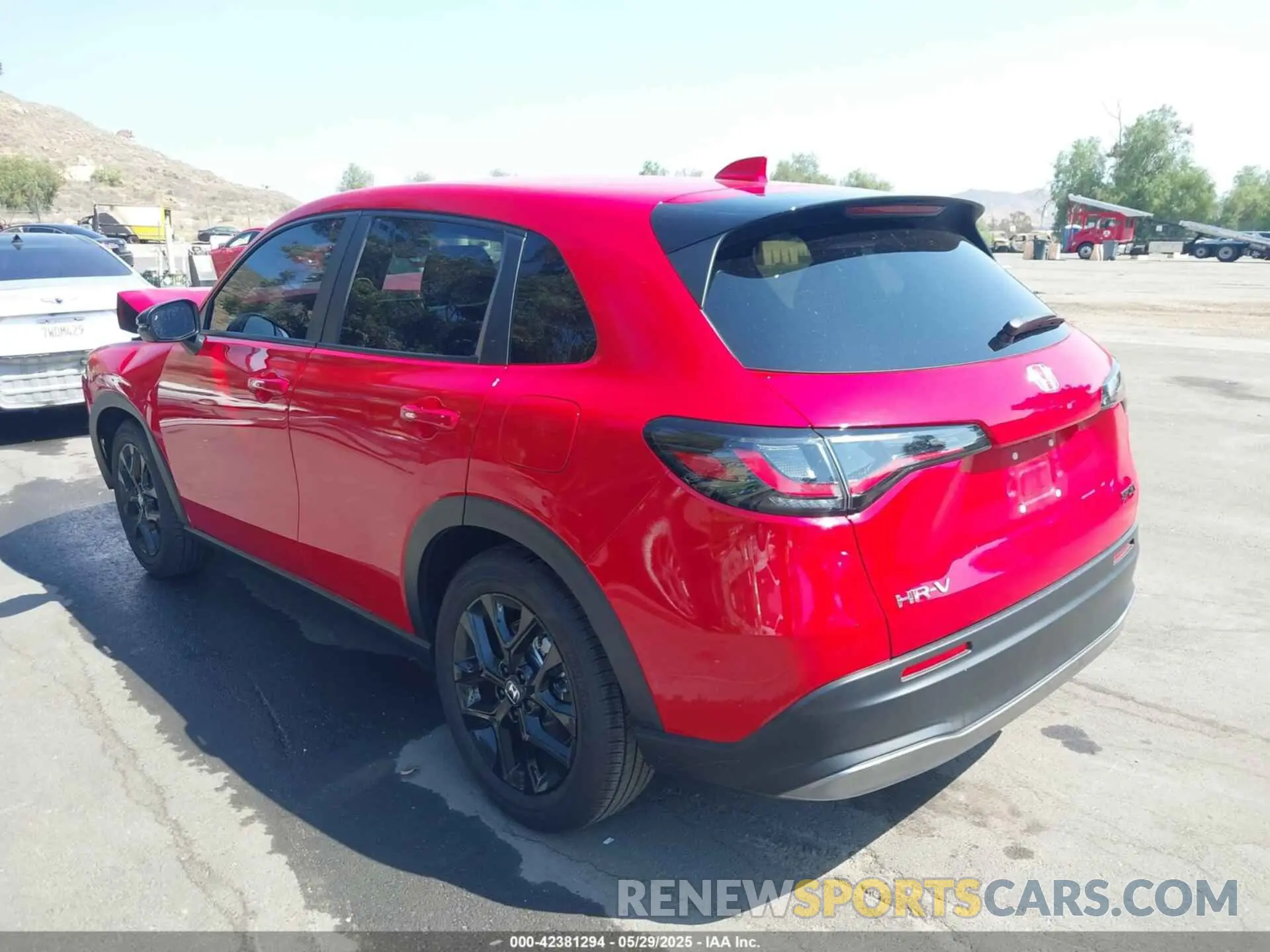 3 Photograph of a damaged car 3CZRZ1H51SM740735 HONDA HR-V 2025