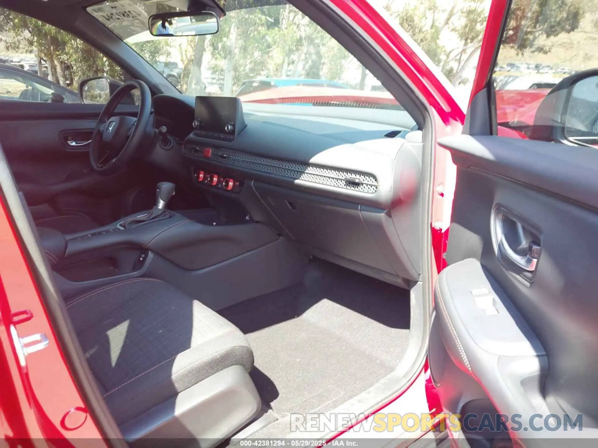 5 Photograph of a damaged car 3CZRZ1H51SM740735 HONDA HR-V 2025