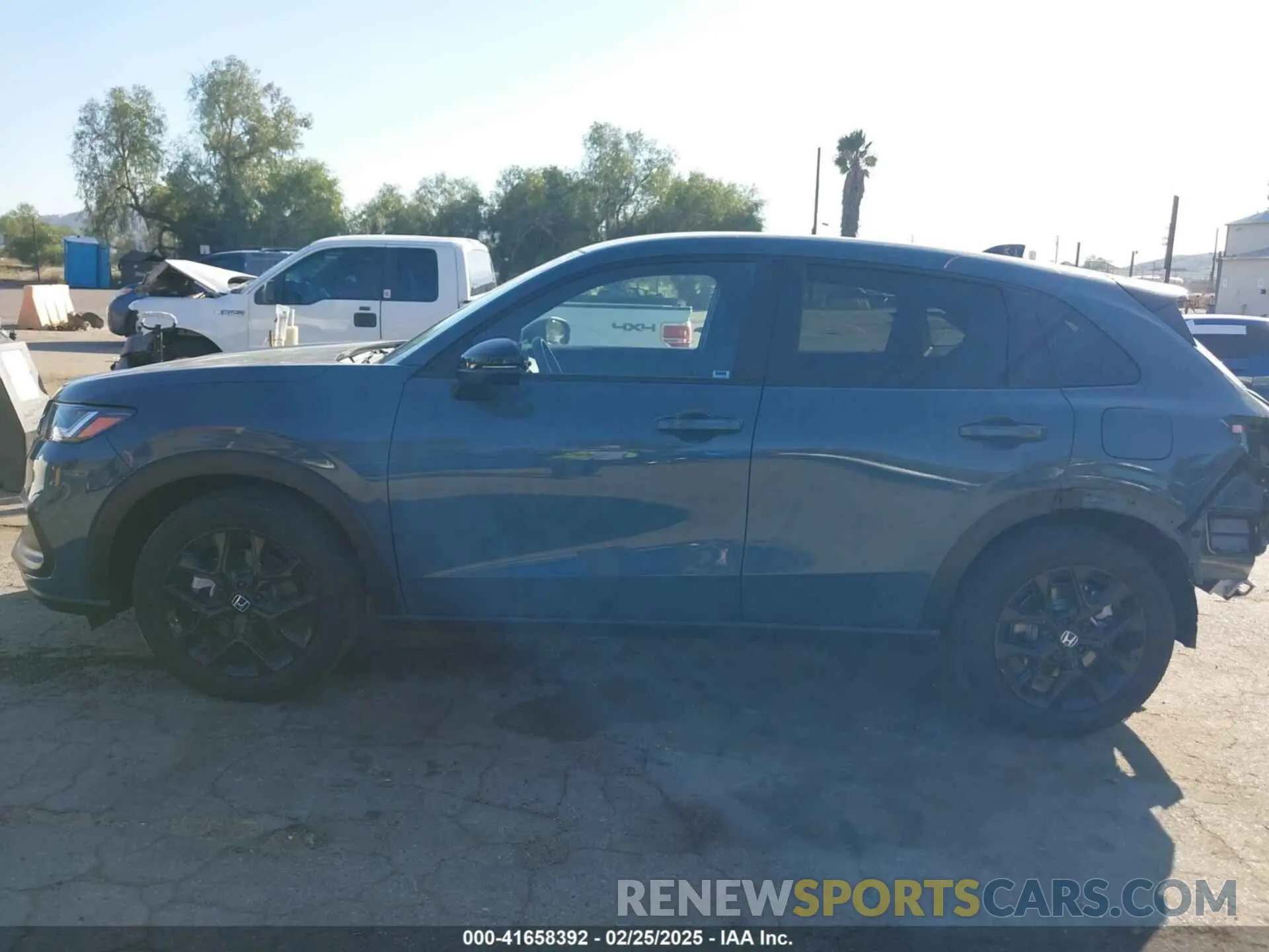15 Photograph of a damaged car 3CZRZ1H52SM705279 HONDA HR-V 2025