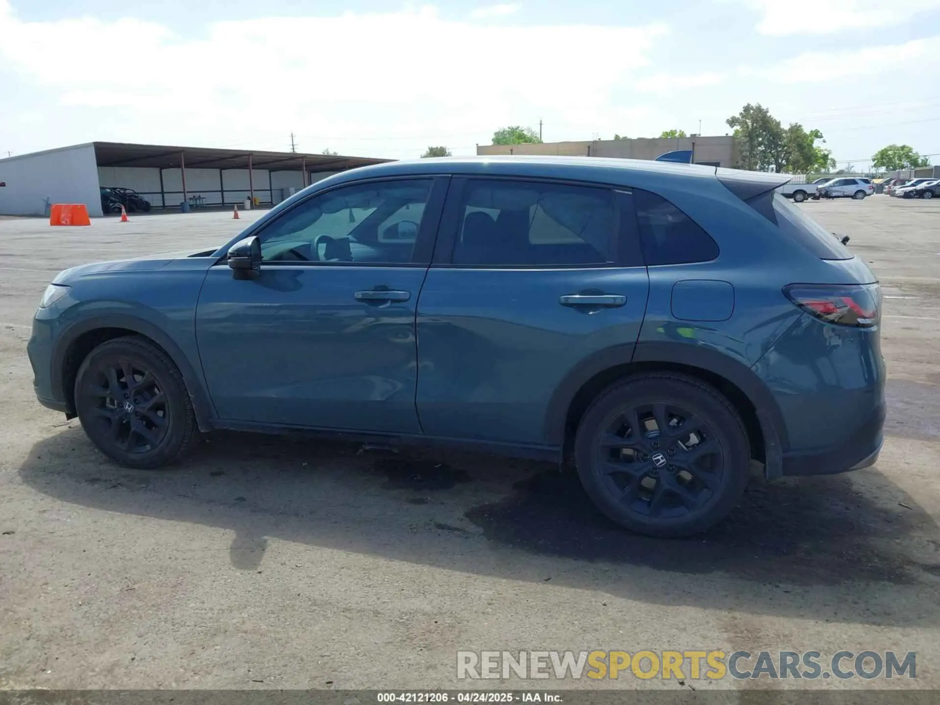 14 Photograph of a damaged car 3CZRZ1H53SM726156 HONDA HR-V 2025