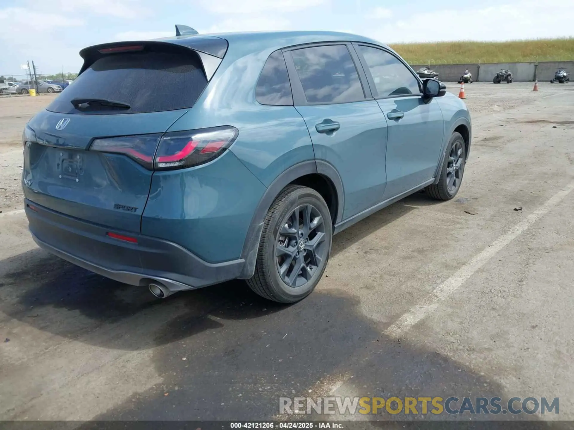 4 Photograph of a damaged car 3CZRZ1H53SM726156 HONDA HR-V 2025