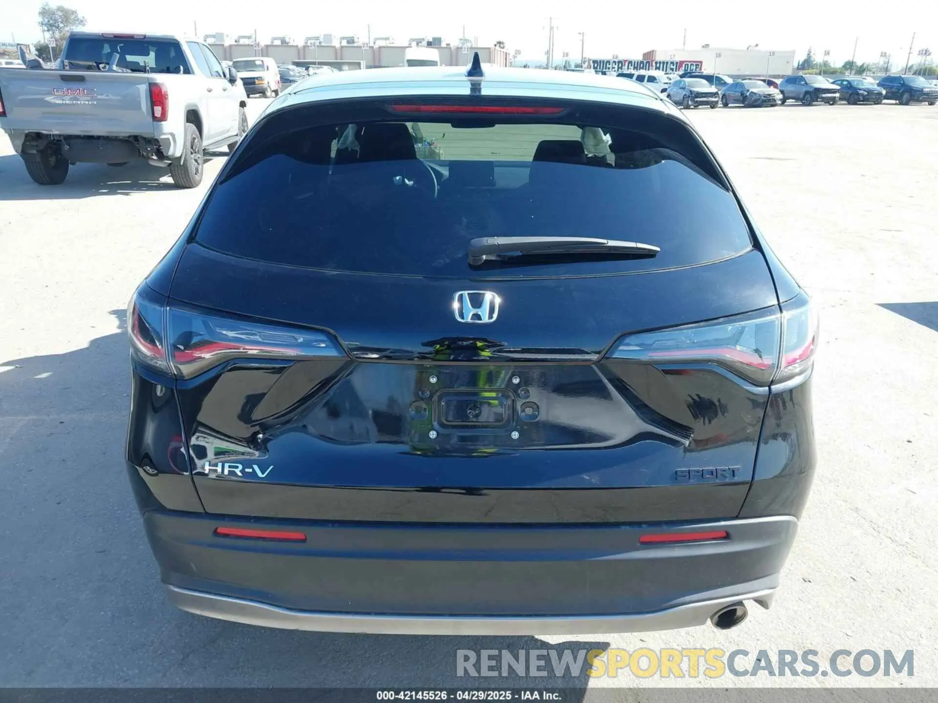 17 Photograph of a damaged car 3CZRZ1H53SM740820 HONDA HR-V 2025