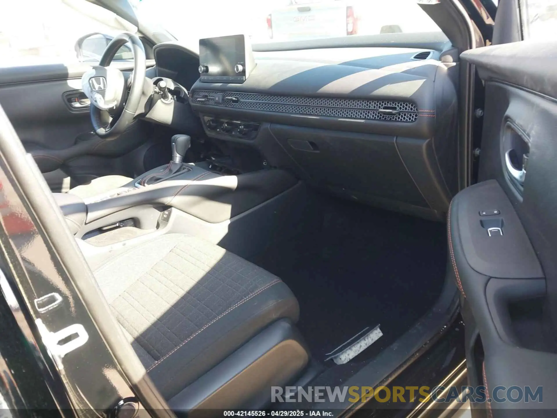 5 Photograph of a damaged car 3CZRZ1H53SM740820 HONDA HR-V 2025