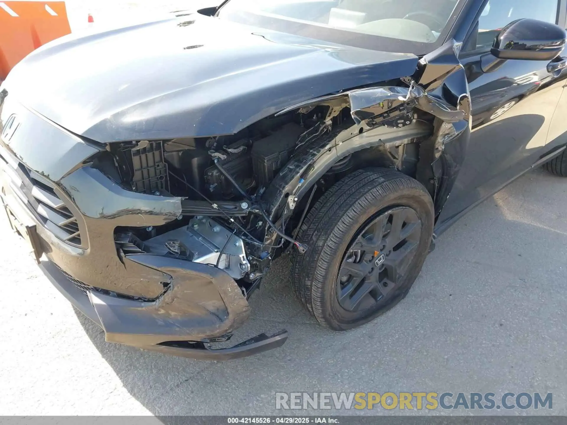6 Photograph of a damaged car 3CZRZ1H53SM740820 HONDA HR-V 2025