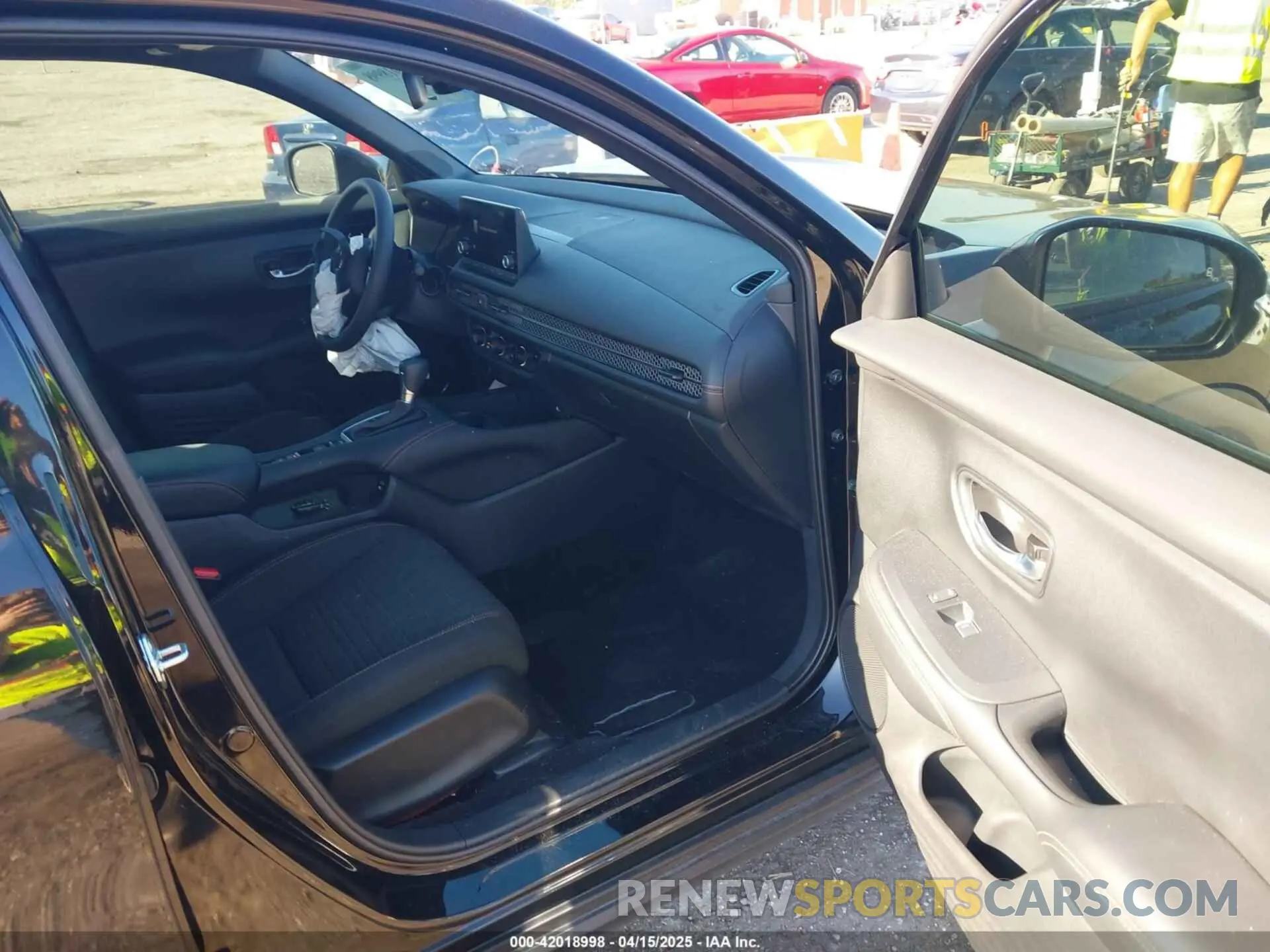 5 Photograph of a damaged car 3CZRZ1H55SM712405 HONDA HR-V 2025