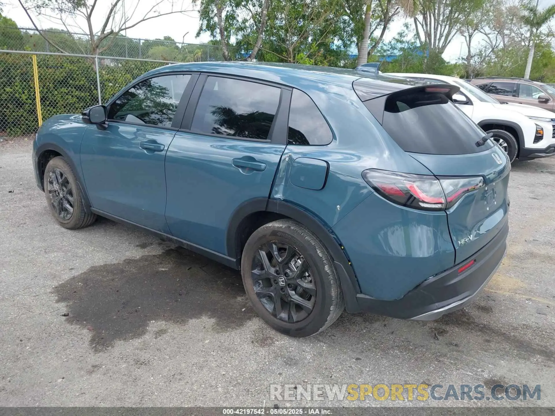 3 Photograph of a damaged car 3CZRZ1H56SM728967 HONDA HR-V 2025