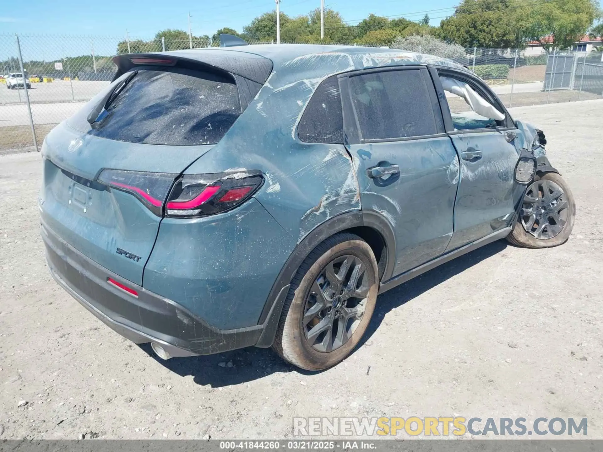 4 Photograph of a damaged car 3CZRZ1H56SM739287 HONDA HR-V 2025