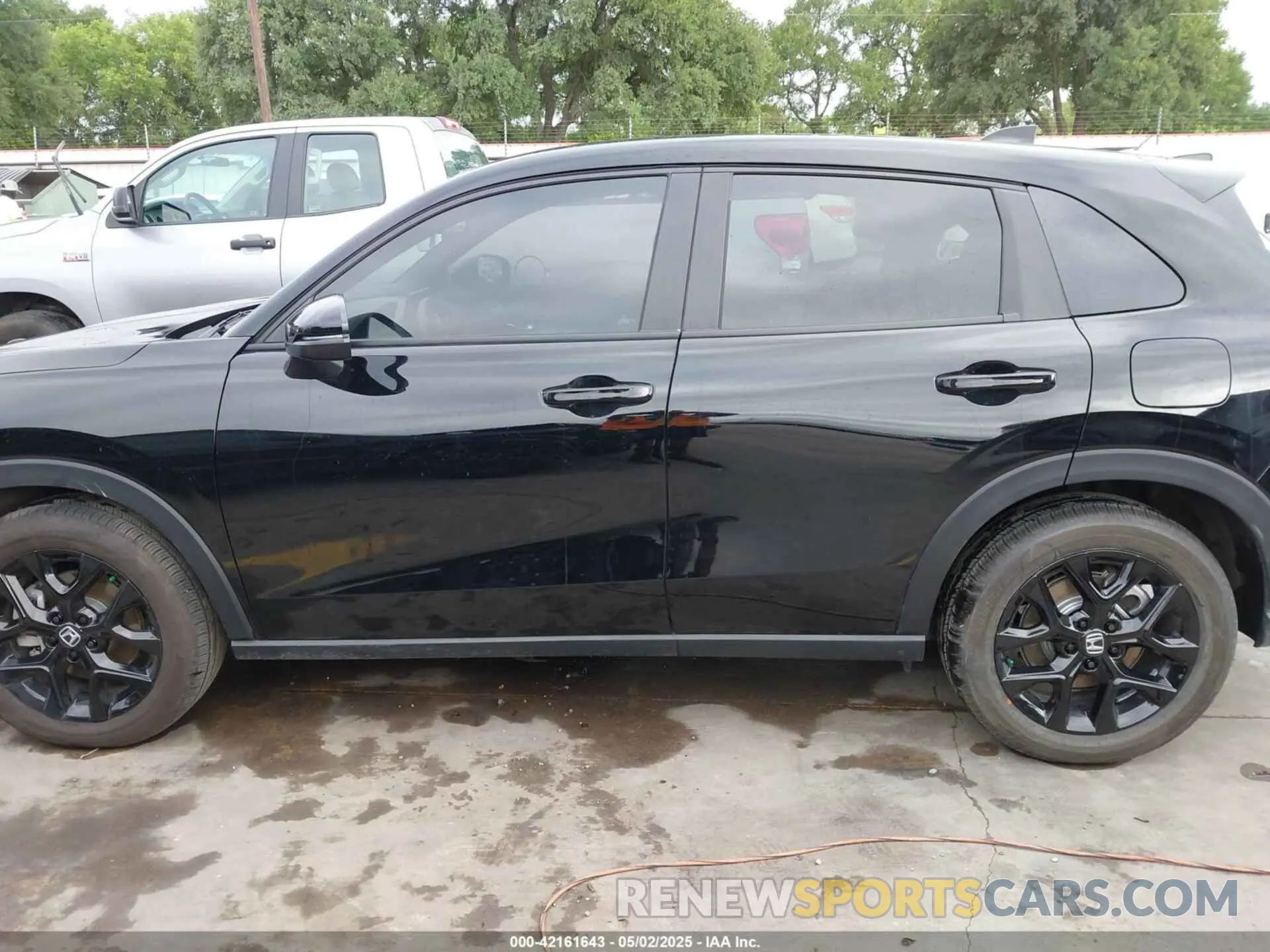14 Photograph of a damaged car 3CZRZ1H58SM721079 HONDA HR-V 2025