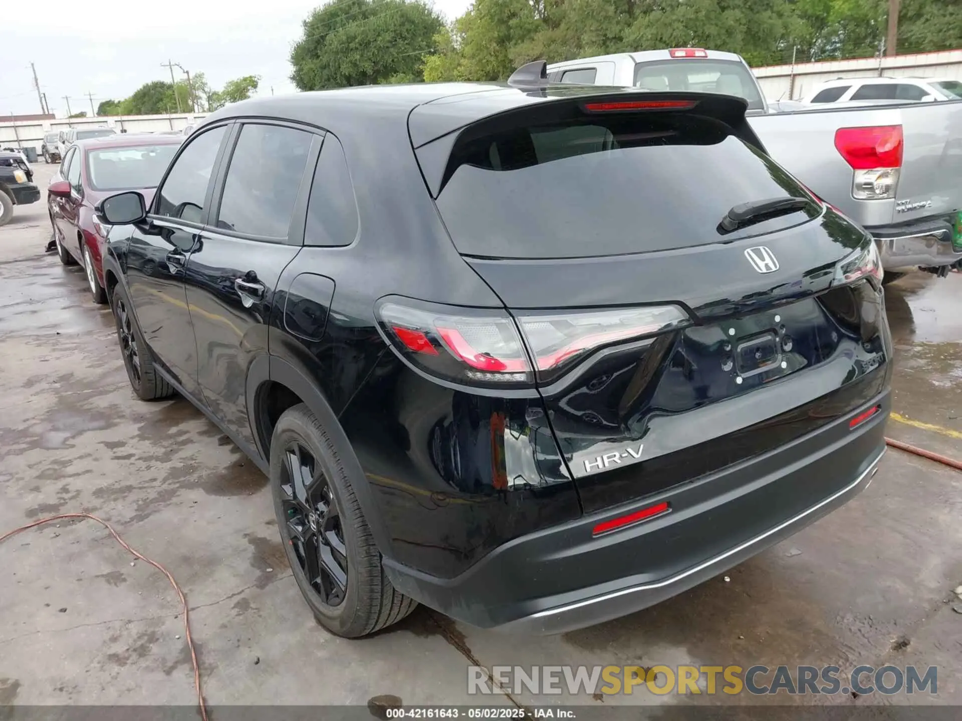 3 Photograph of a damaged car 3CZRZ1H58SM721079 HONDA HR-V 2025