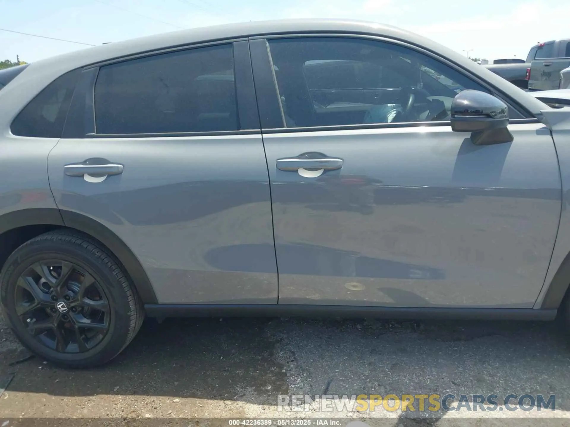 12 Photograph of a damaged car 3CZRZ1H5XSM703988 HONDA HR-V 2025