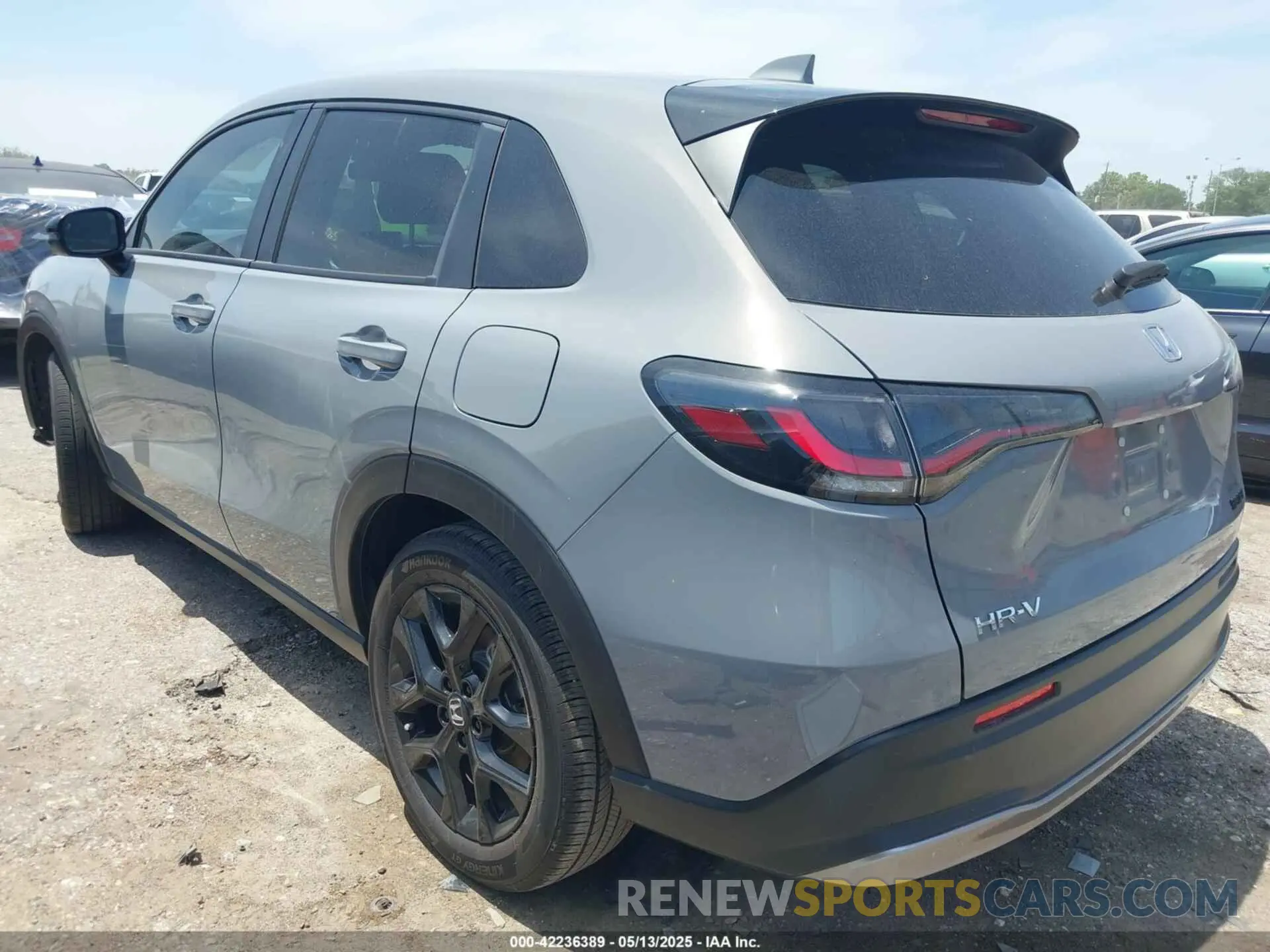 3 Photograph of a damaged car 3CZRZ1H5XSM703988 HONDA HR-V 2025