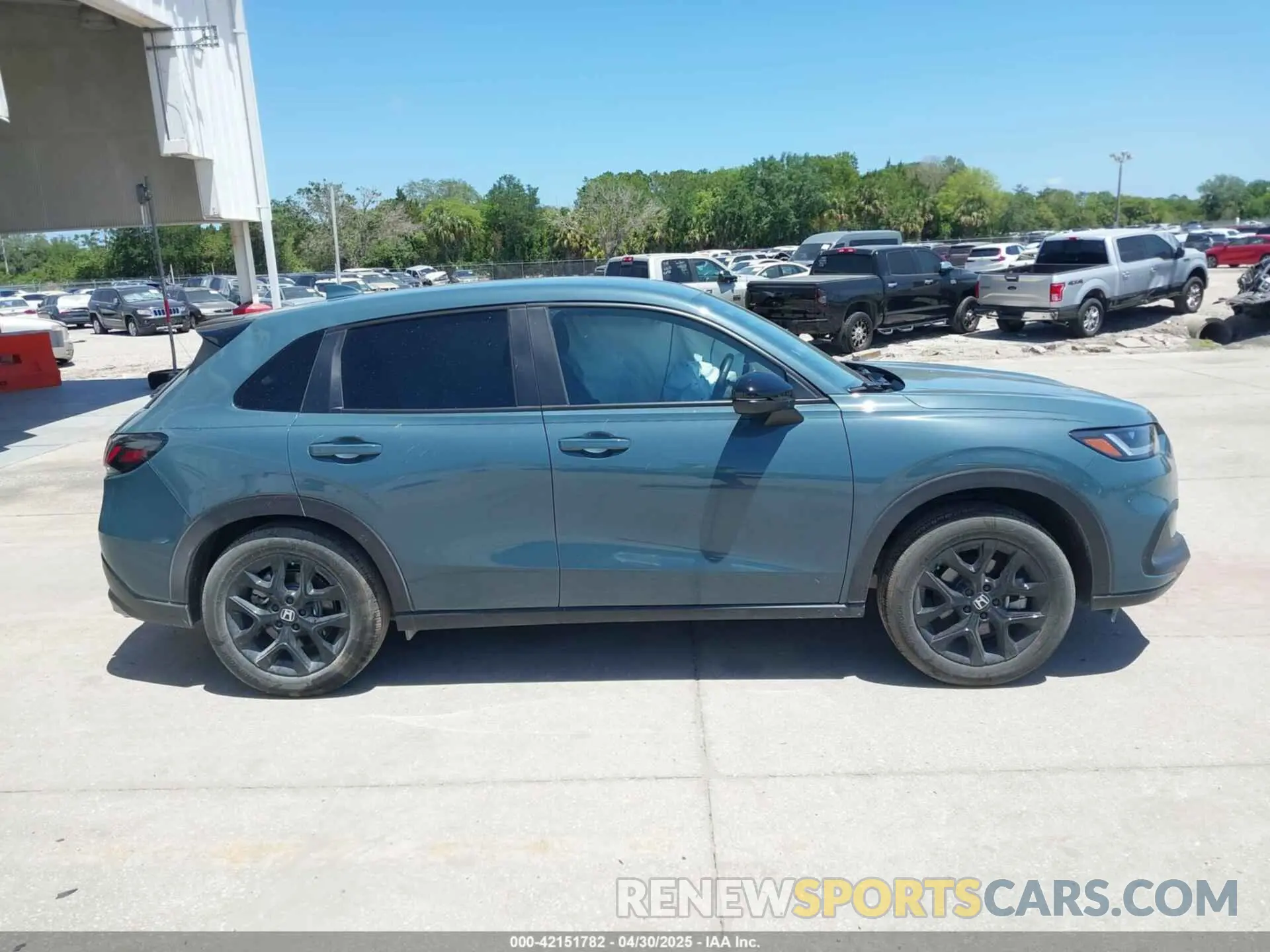 14 Photograph of a damaged car 3CZRZ1H5XSM730429 HONDA HR-V 2025