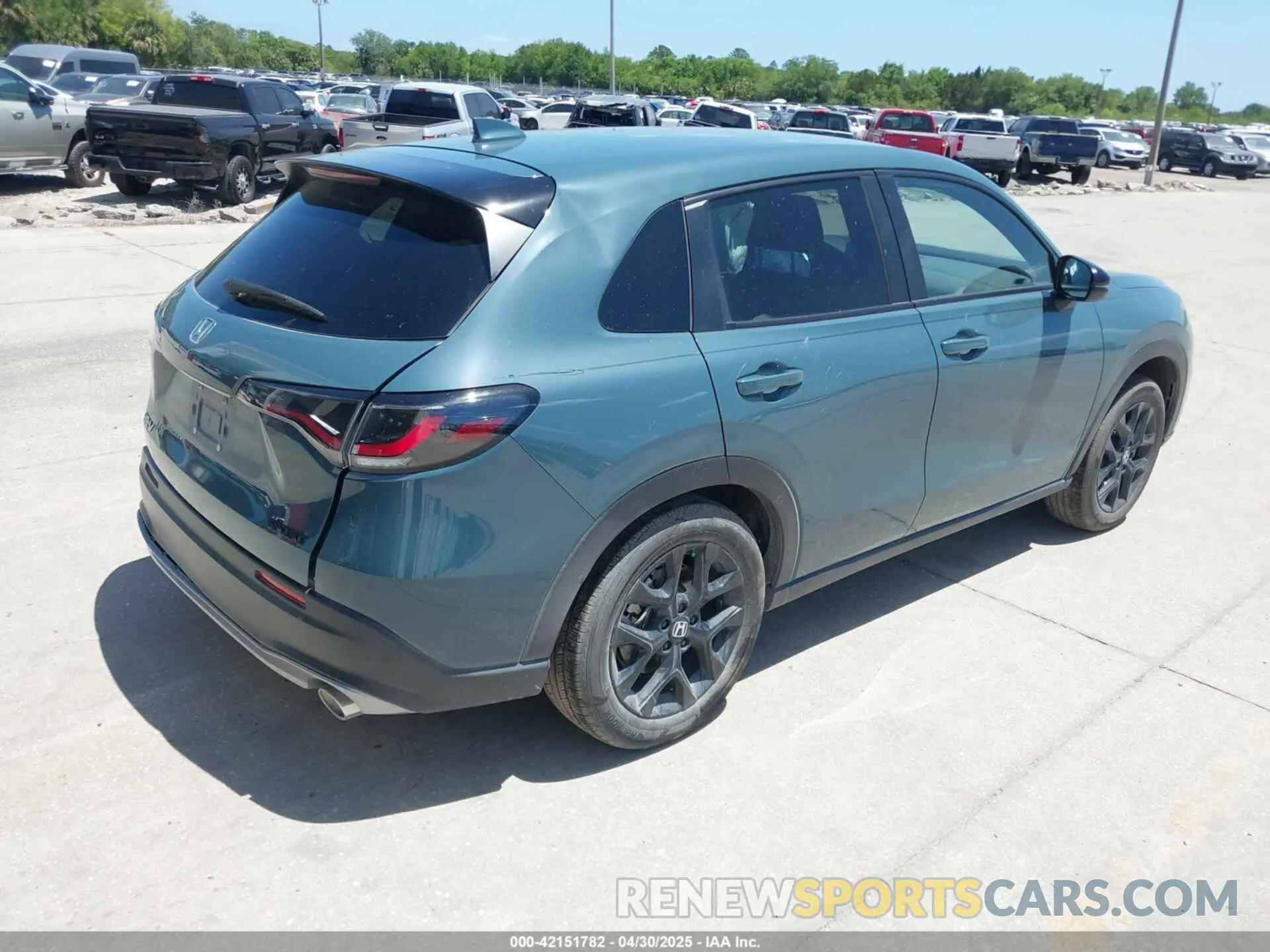 4 Photograph of a damaged car 3CZRZ1H5XSM730429 HONDA HR-V 2025