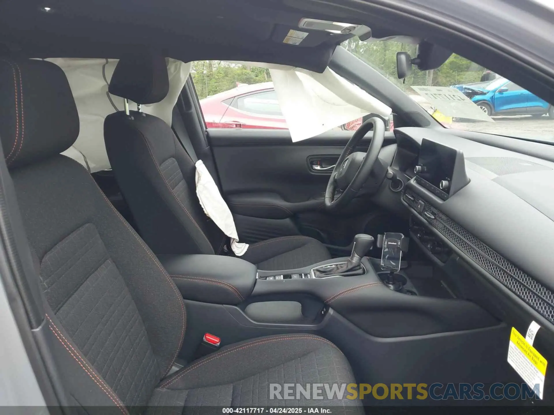 5 Photograph of a damaged car 3CZRZ1H5XSM736974 HONDA HR-V 2025