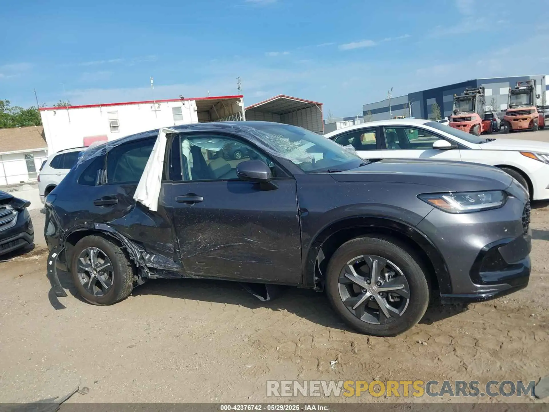 12 Photograph of a damaged car 3CZRZ1H71SM719384 HONDA HR-V 2025