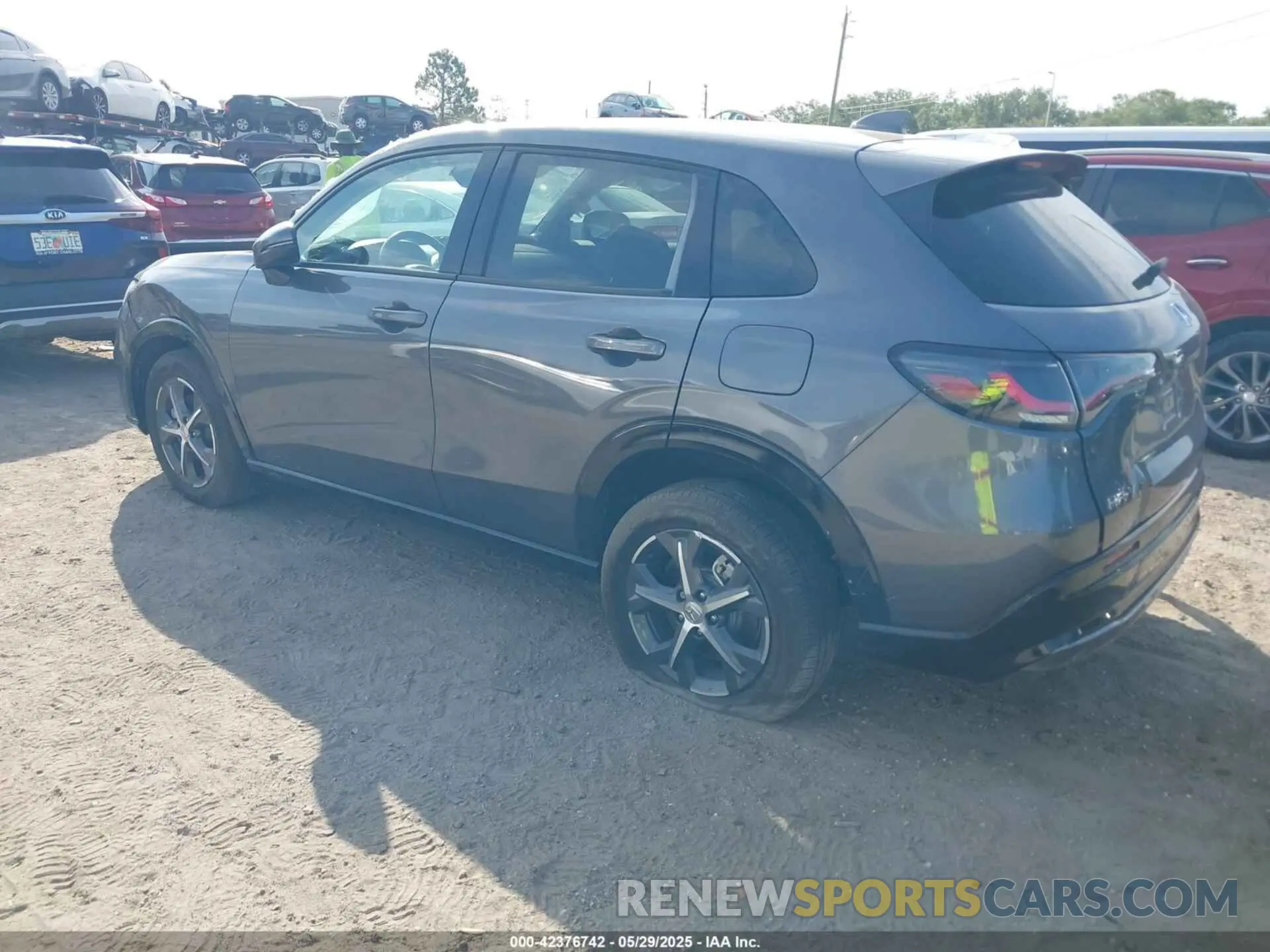 3 Photograph of a damaged car 3CZRZ1H71SM719384 HONDA HR-V 2025