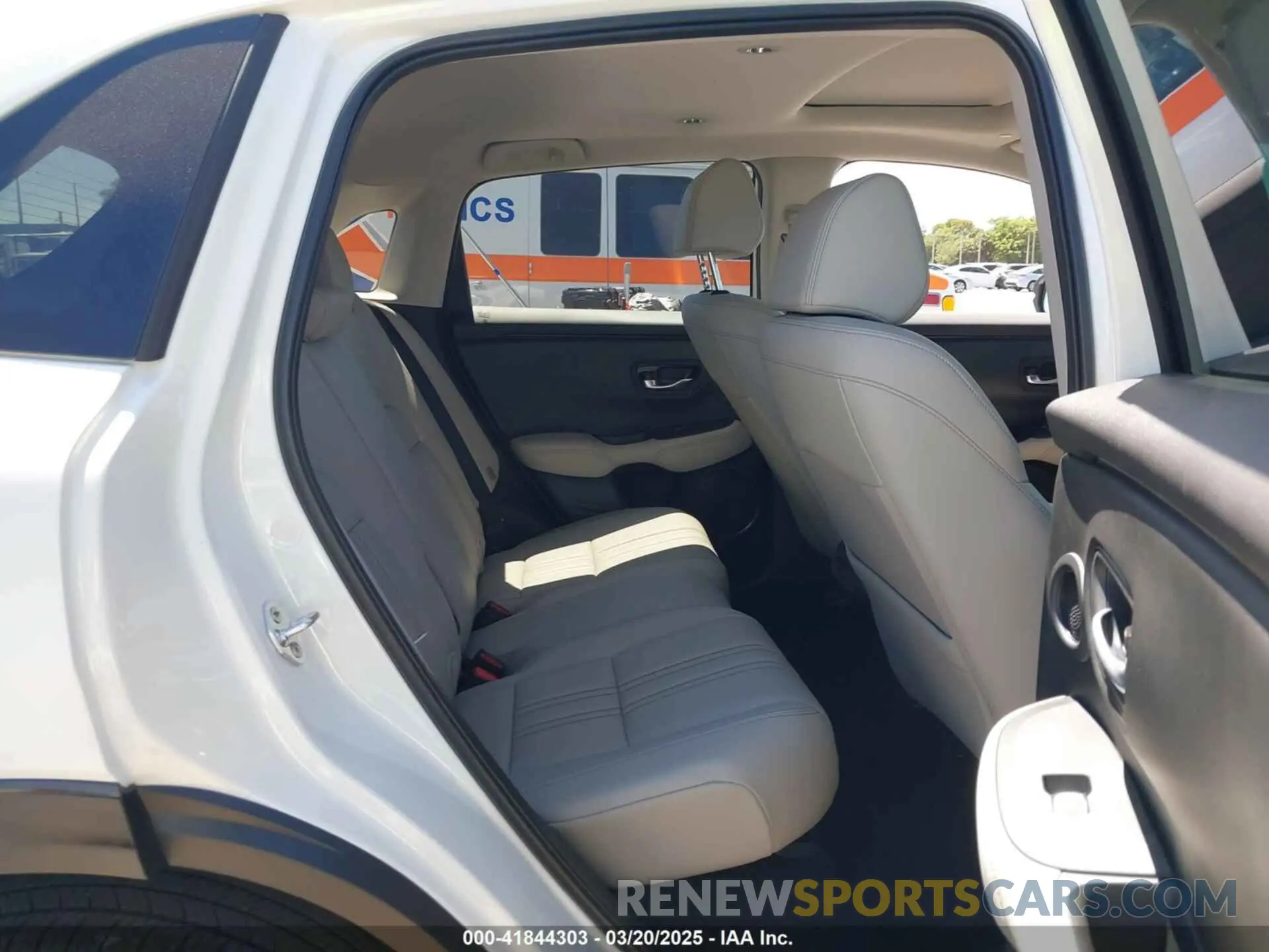 8 Photograph of a damaged car 3CZRZ1H71SM744625 HONDA HR-V 2025