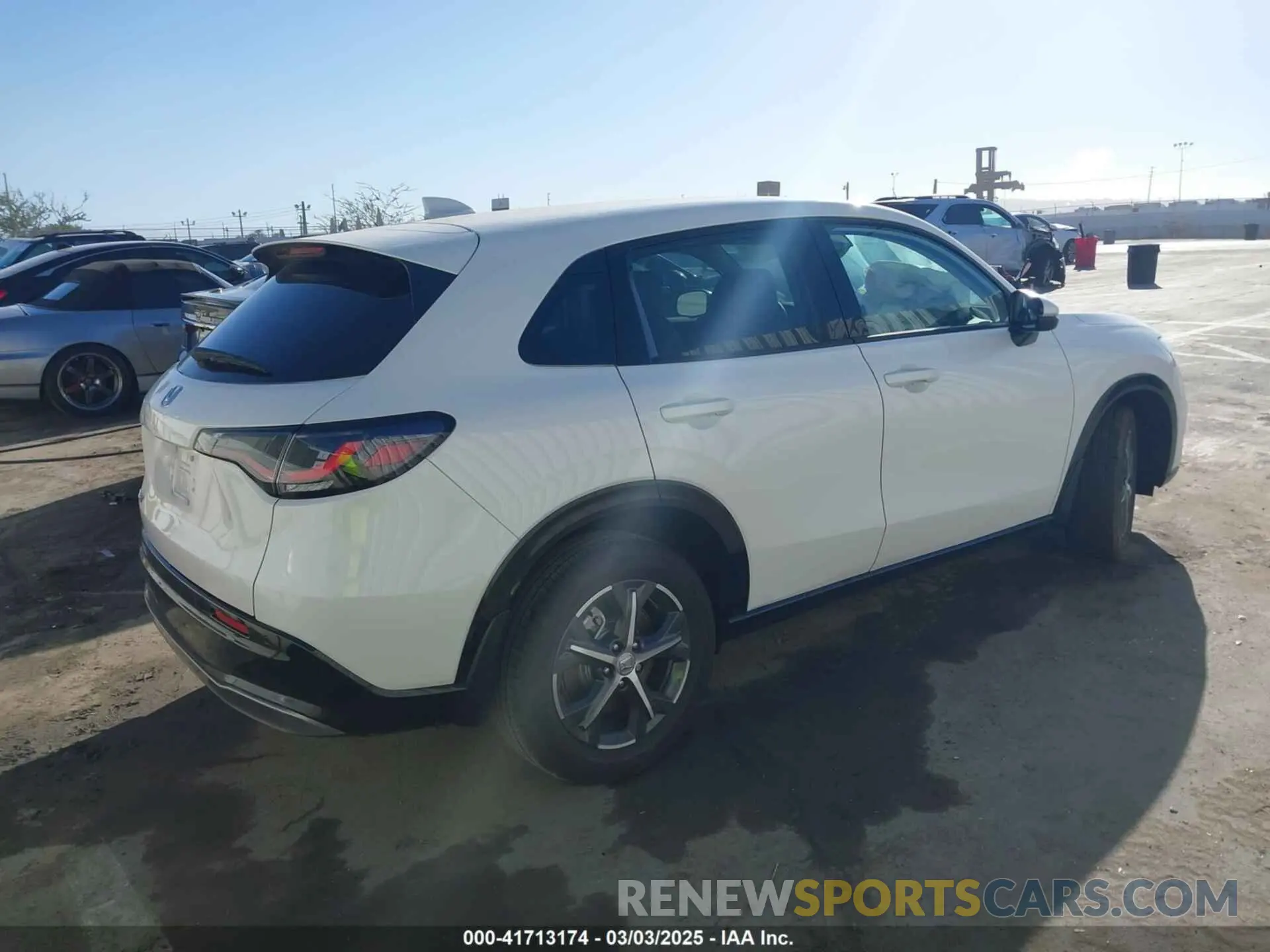 4 Photograph of a damaged car 3CZRZ1H72SM725551 HONDA HR-V 2025