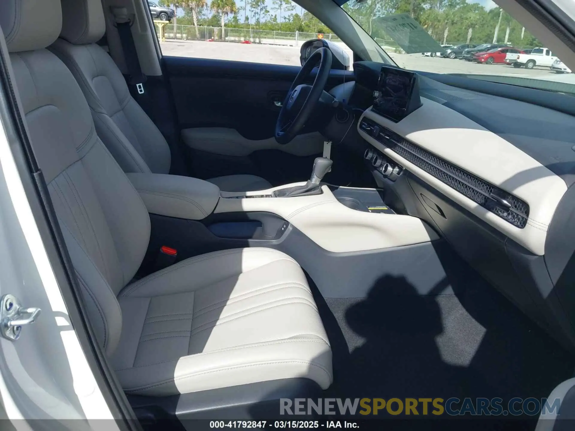5 Photograph of a damaged car 3CZRZ1H72SM730037 HONDA HR-V 2025