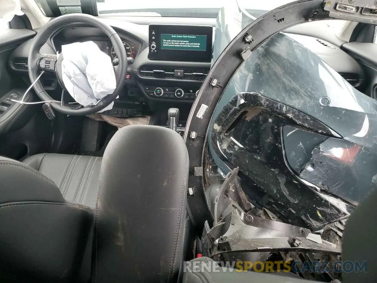 8 Photograph of a damaged car 3CZRZ1H72SM737733 HONDA HR-V 2025