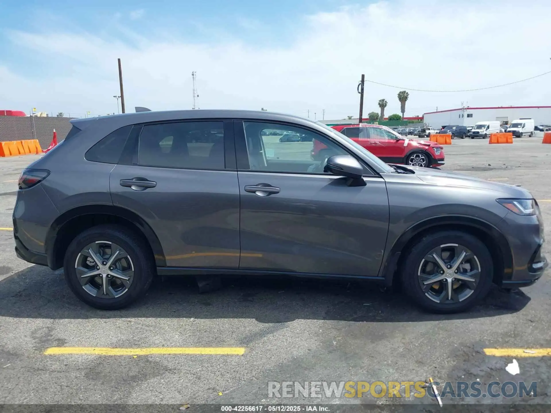 13 Photograph of a damaged car 3CZRZ1H72SM742480 HONDA HR-V 2025