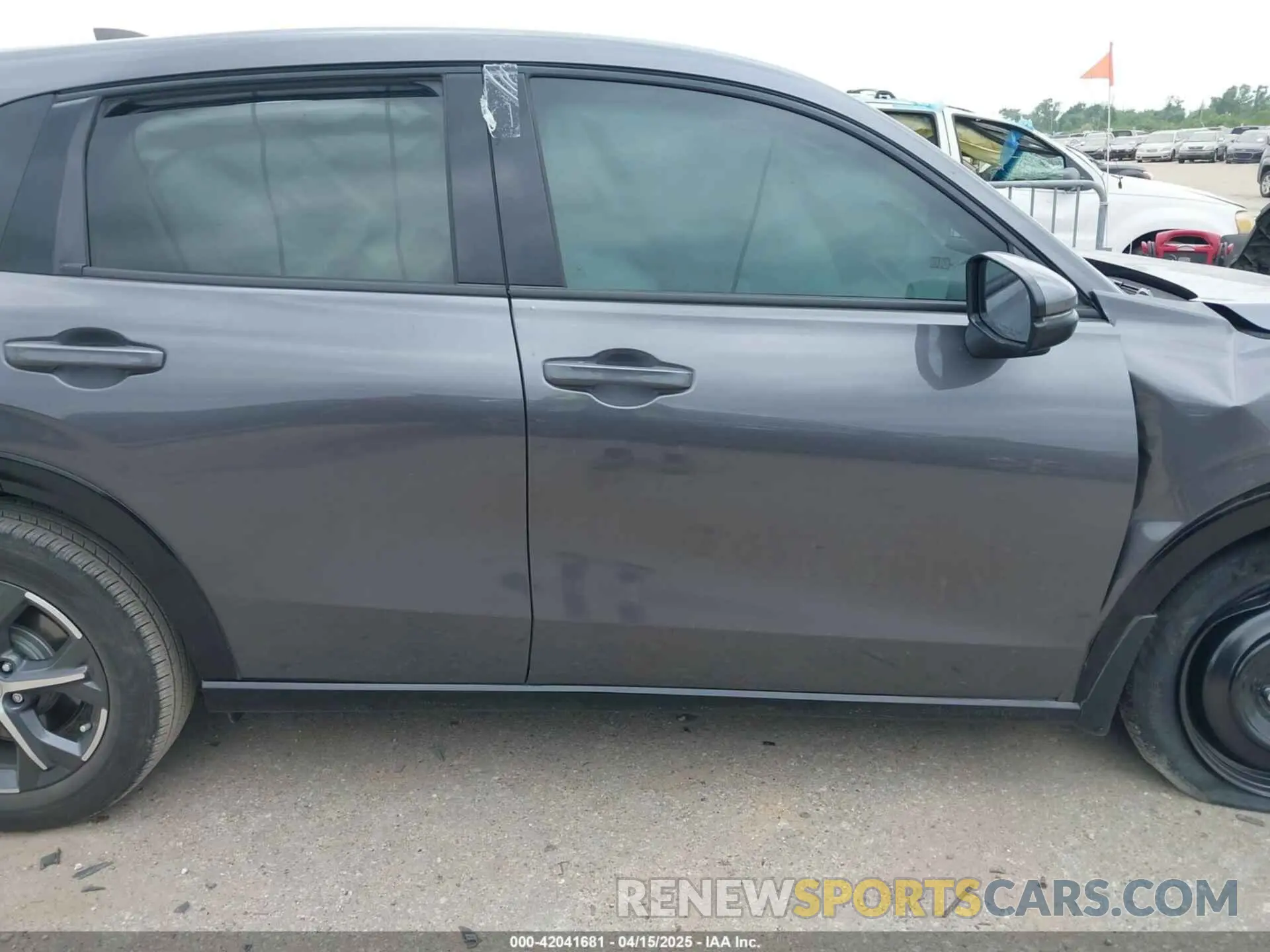 13 Photograph of a damaged car 3CZRZ1H73SM707091 HONDA HR-V 2025