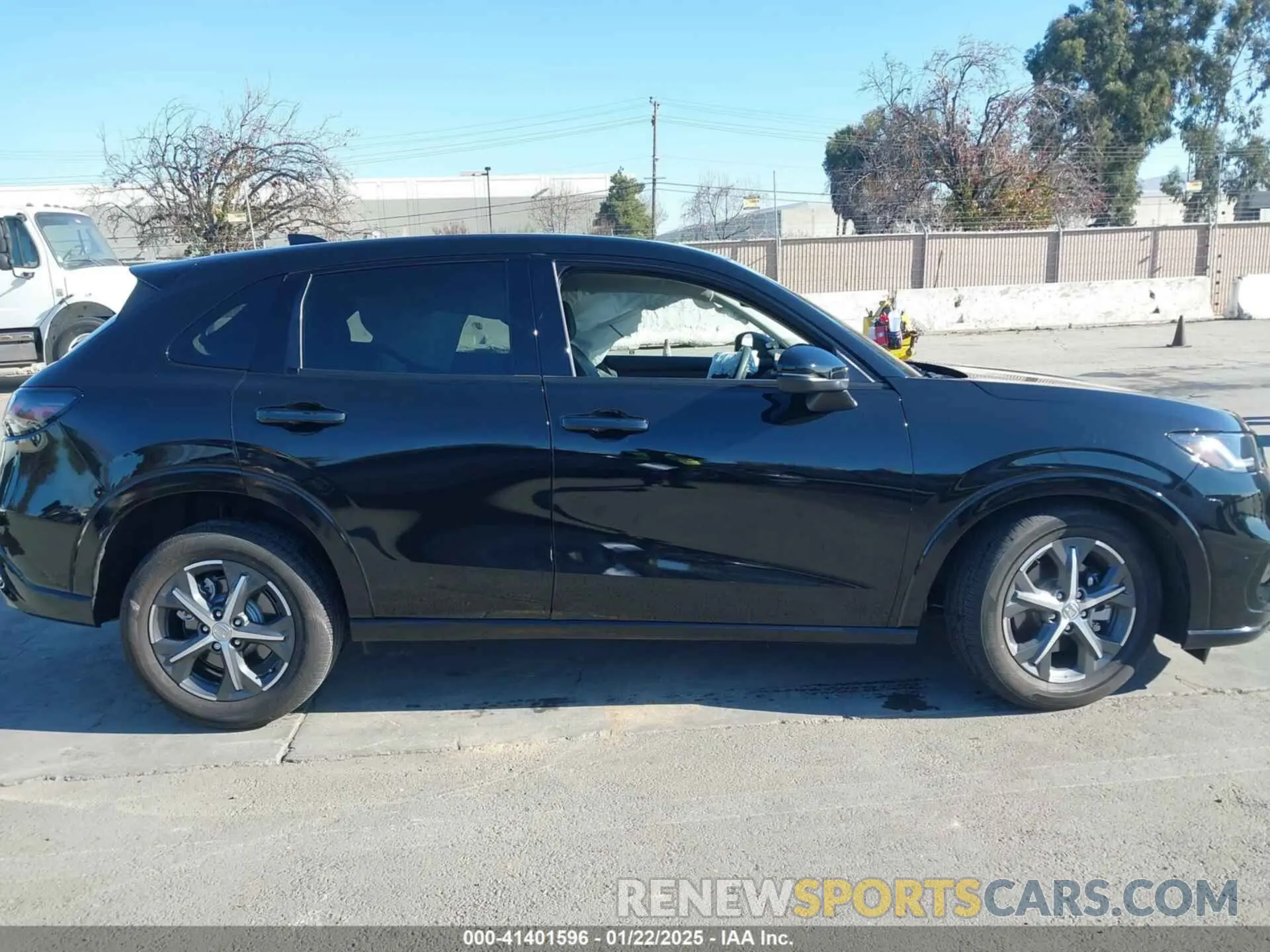 13 Photograph of a damaged car 3CZRZ1H76SM713709 HONDA HR-V 2025