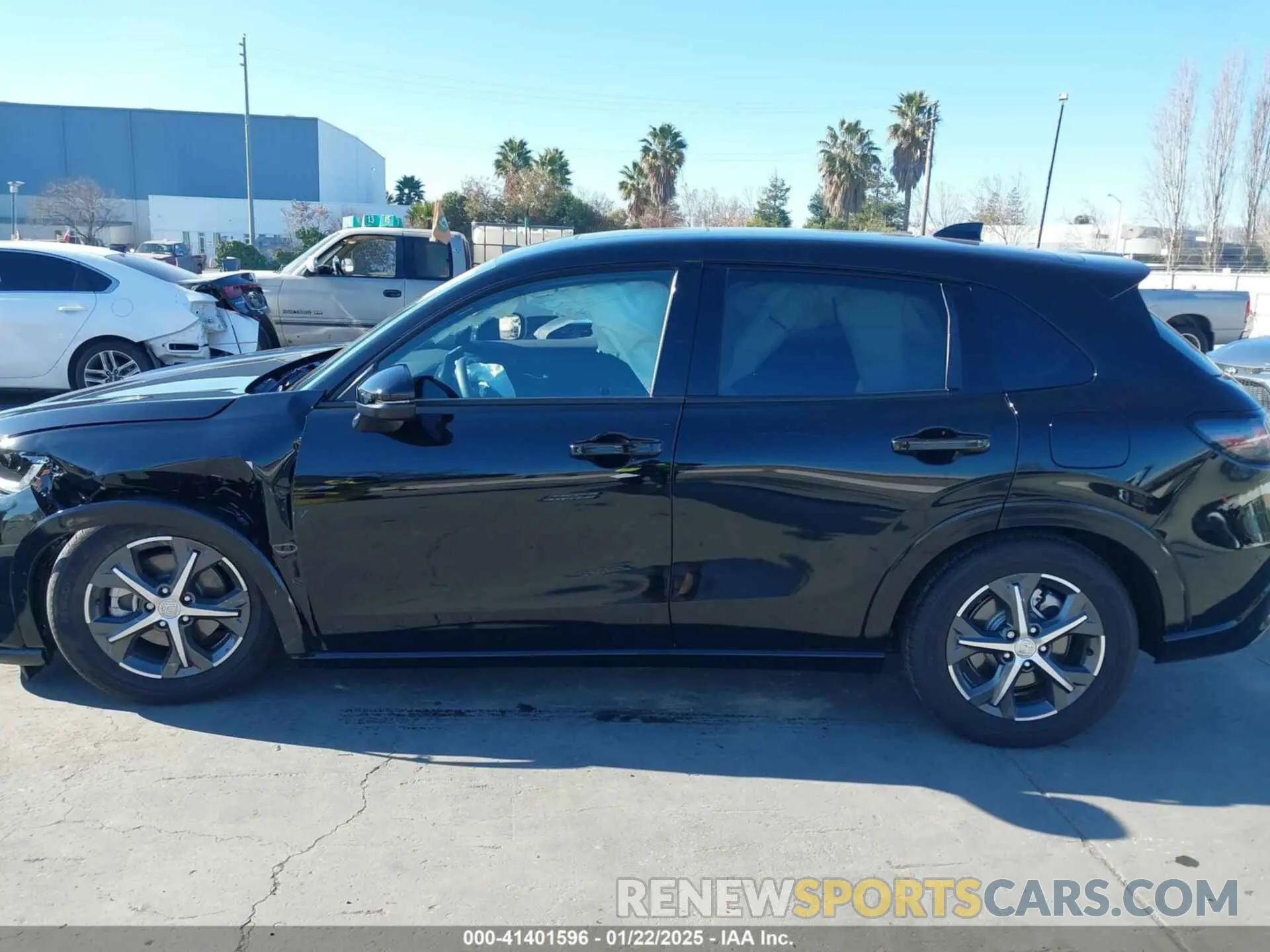 14 Photograph of a damaged car 3CZRZ1H76SM713709 HONDA HR-V 2025