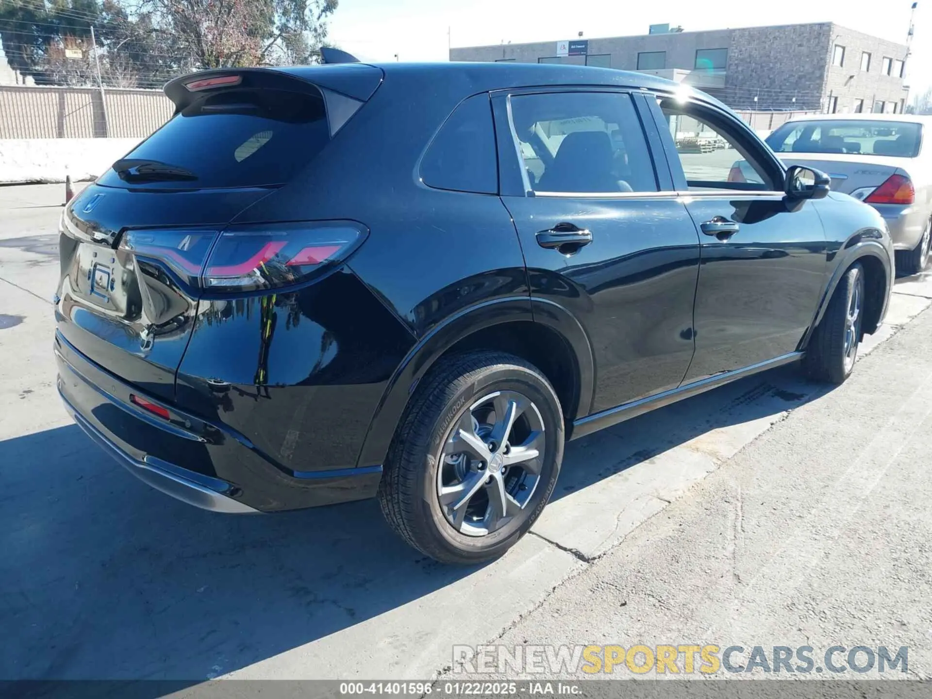 4 Photograph of a damaged car 3CZRZ1H76SM713709 HONDA HR-V 2025