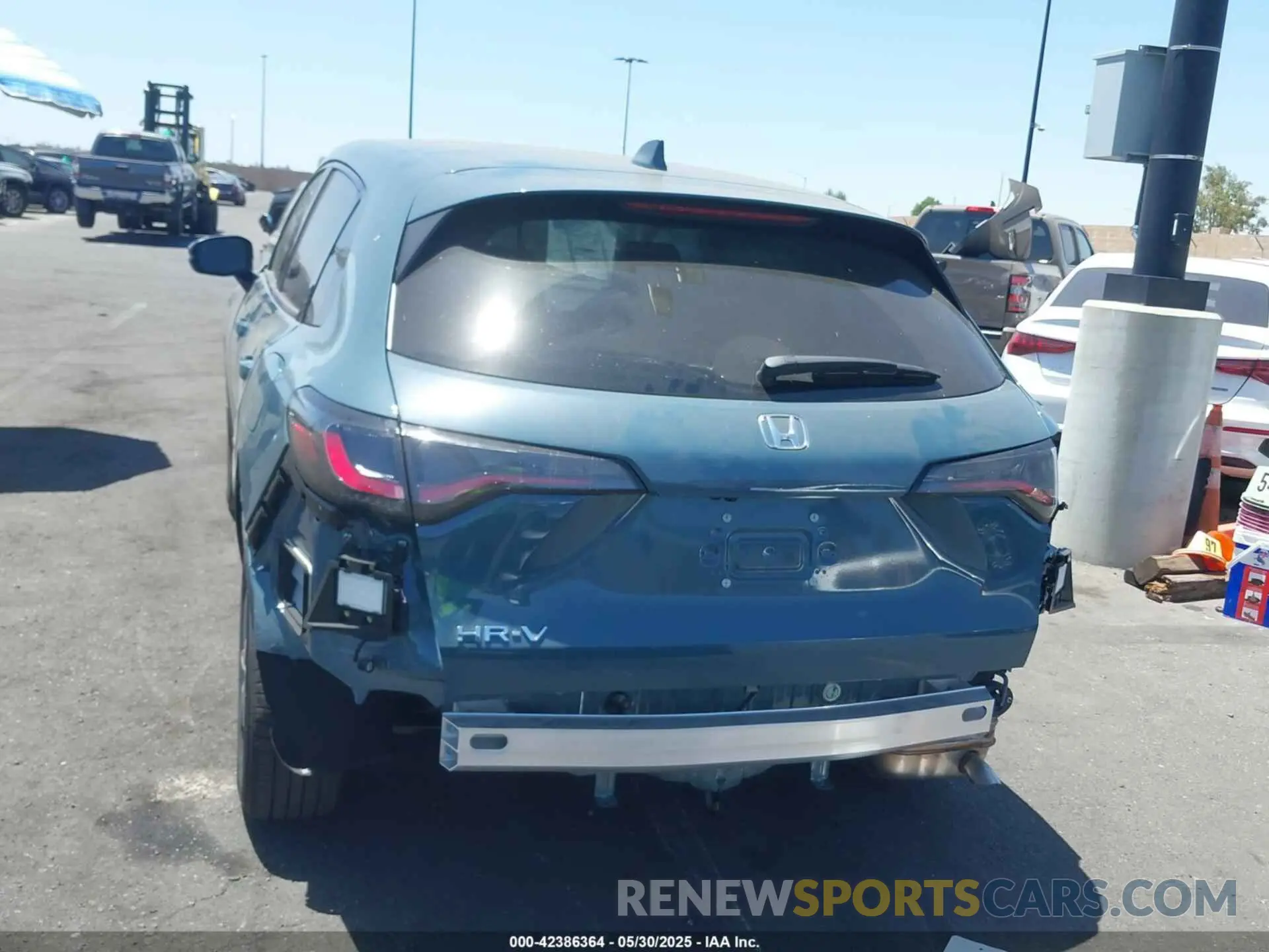 17 Photograph of a damaged car 3CZRZ1H77SM750655 HONDA HR-V 2025