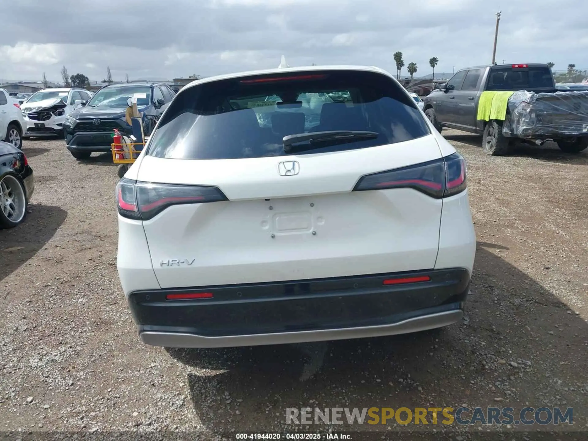 16 Photograph of a damaged car 3CZRZ1H78SM738630 HONDA HR-V 2025