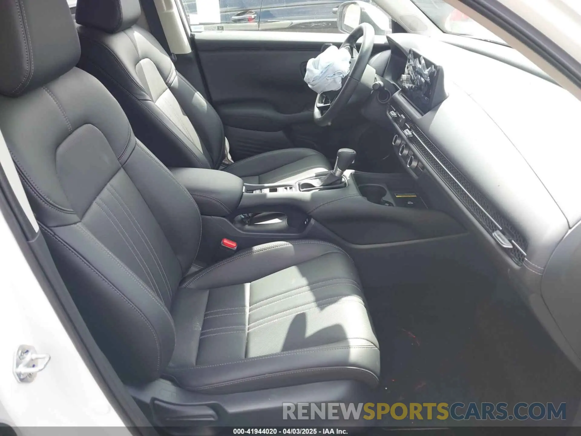5 Photograph of a damaged car 3CZRZ1H78SM738630 HONDA HR-V 2025