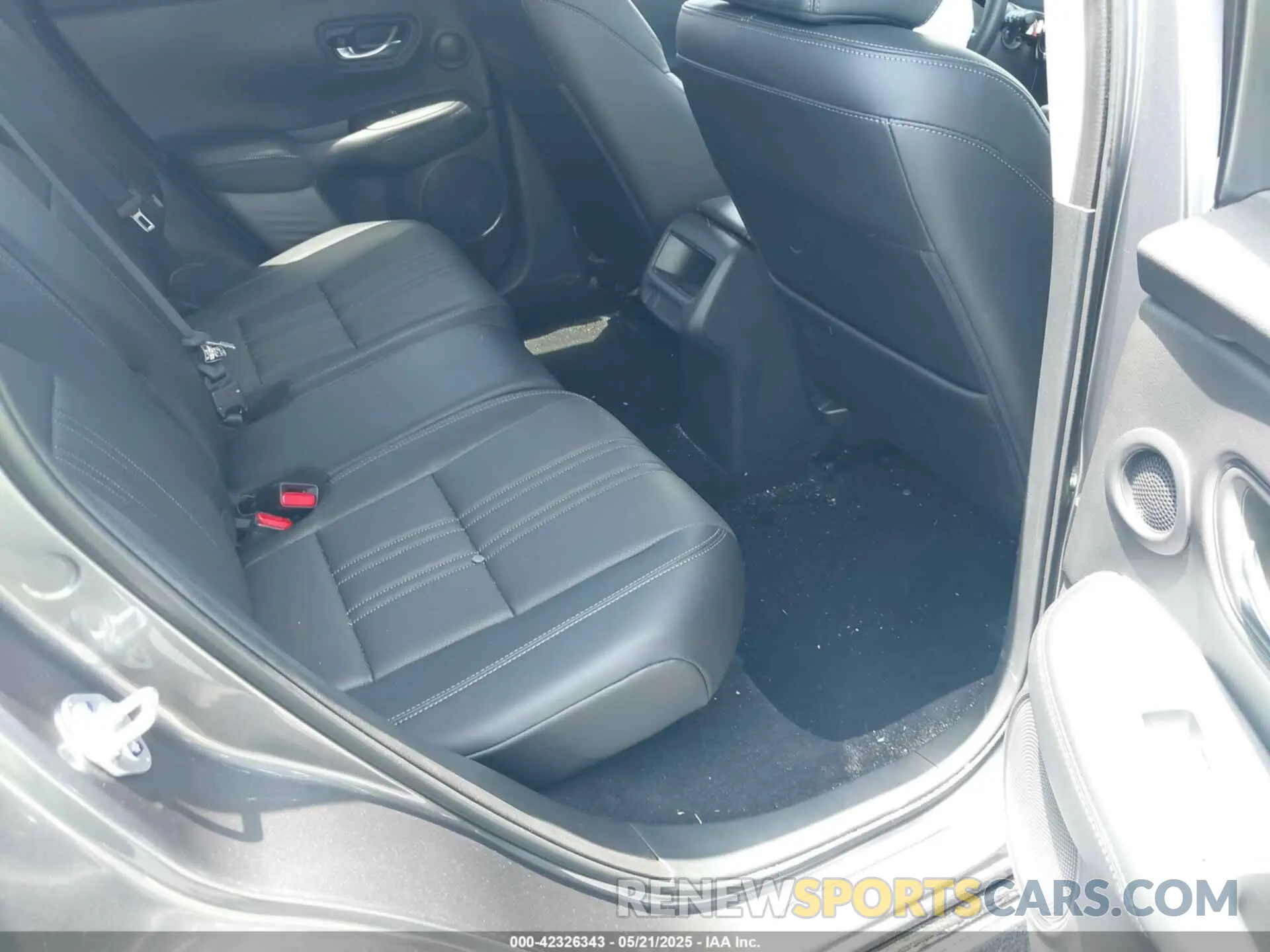 8 Photograph of a damaged car 3CZRZ1H79SM742508 HONDA HR-V 2025
