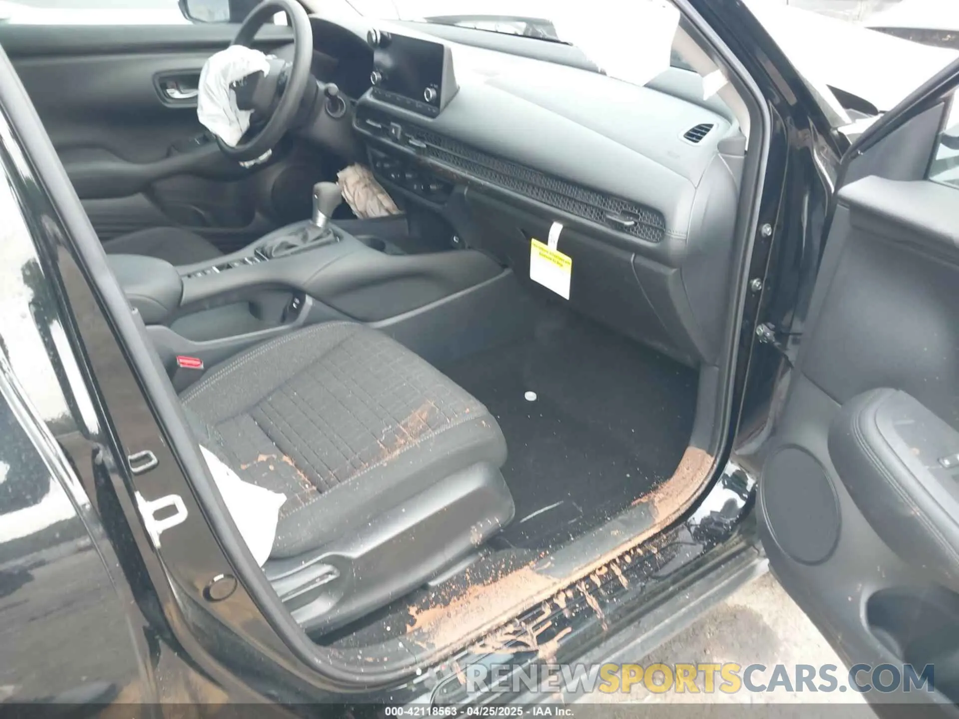 5 Photograph of a damaged car 3CZRZ2H30SM703633 HONDA HR-V 2025