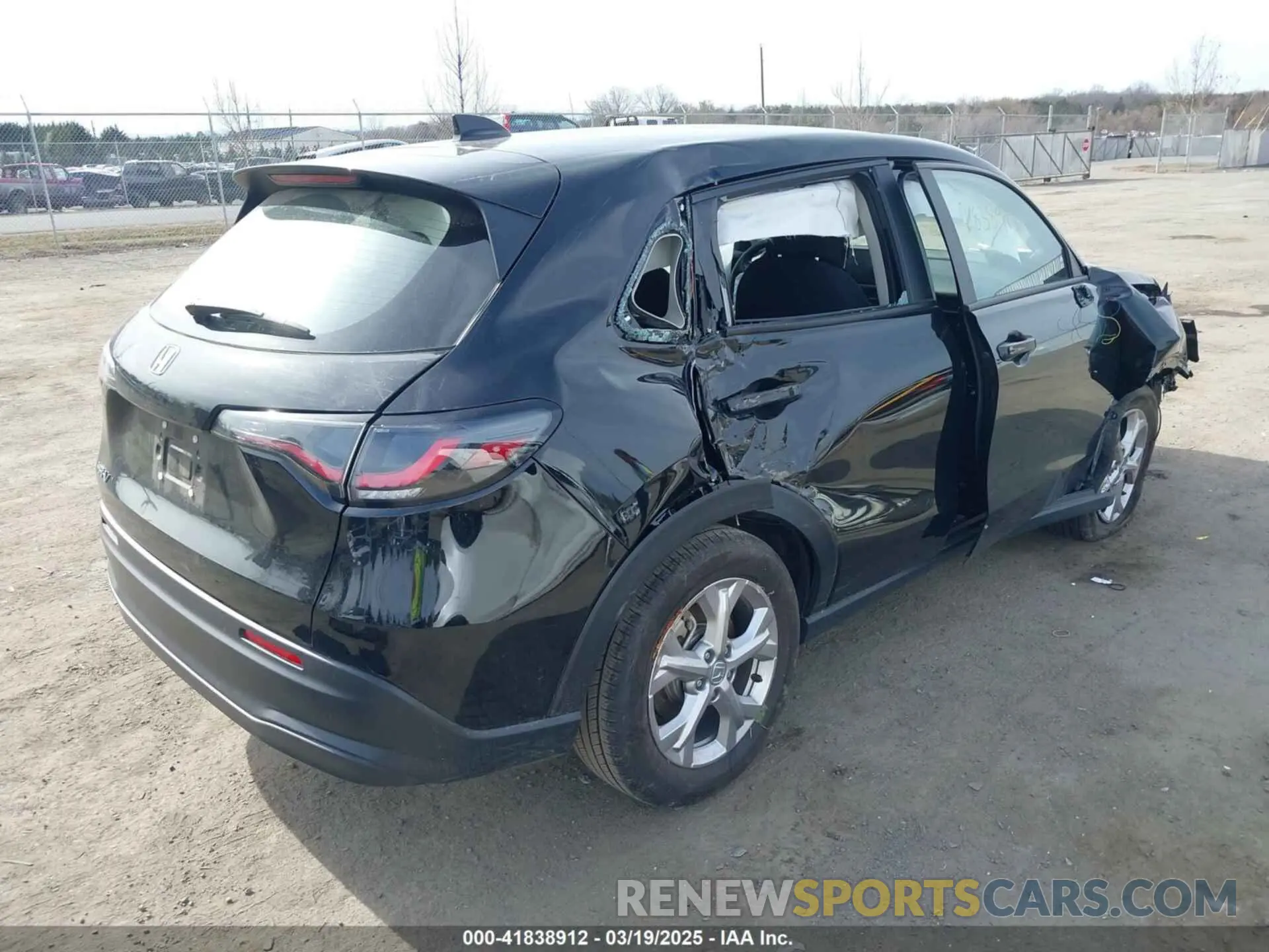 4 Photograph of a damaged car 3CZRZ2H31SM722594 HONDA HR-V 2025