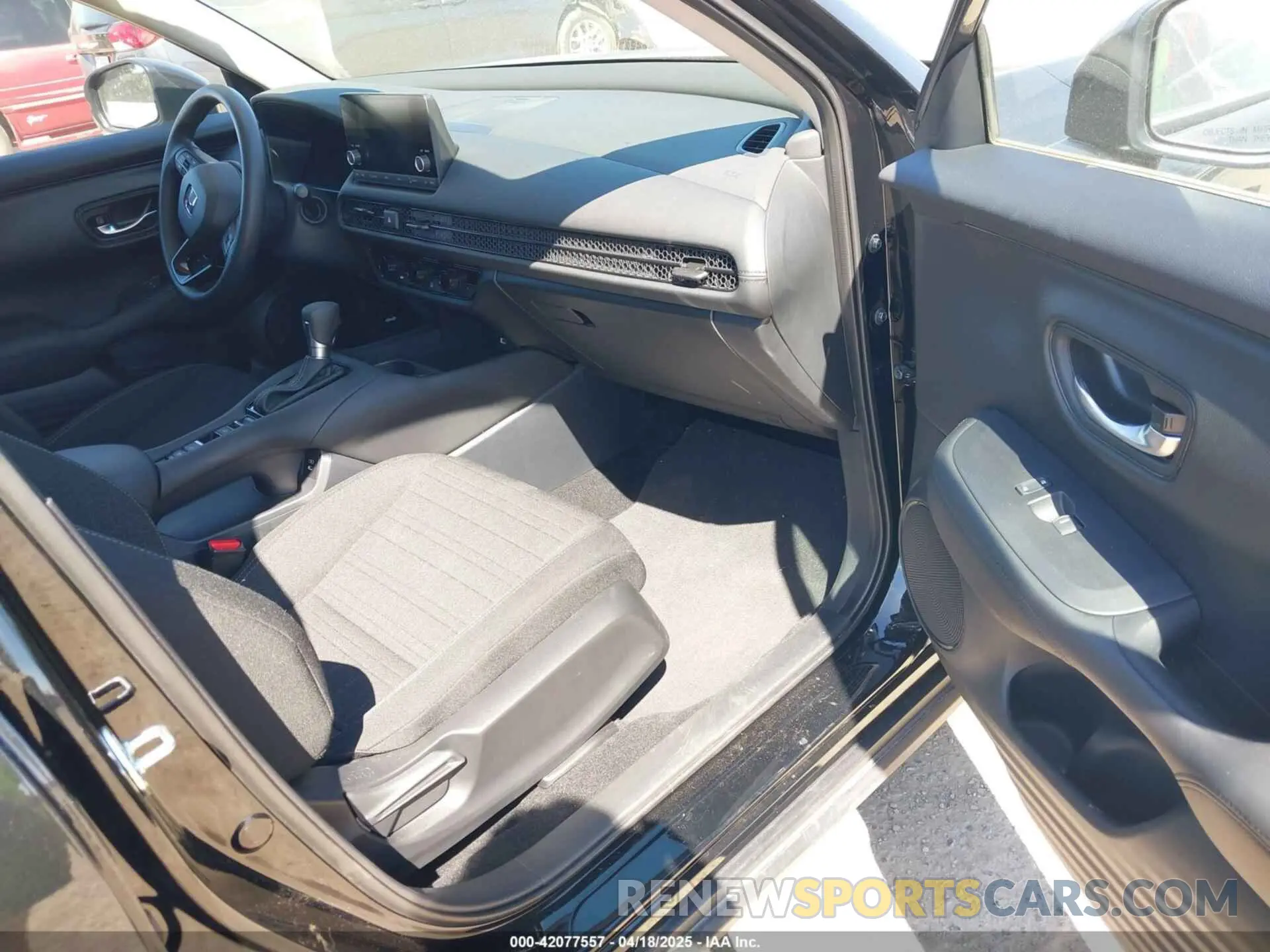 5 Photograph of a damaged car 3CZRZ2H31SM722630 HONDA HR-V 2025