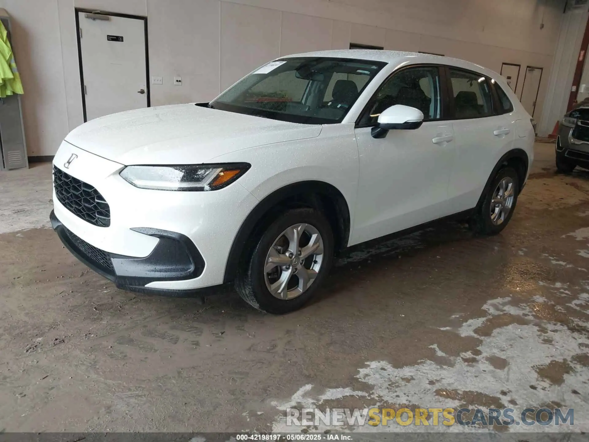 2 Photograph of a damaged car 3CZRZ2H32SM713385 HONDA HR-V 2025