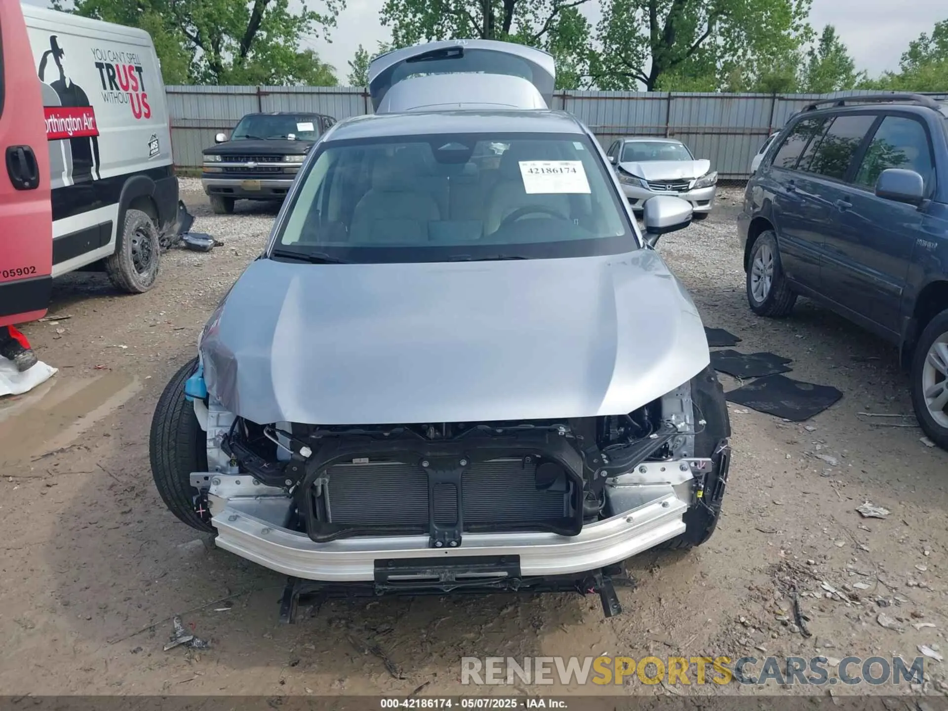 13 Photograph of a damaged car 3CZRZ2H32SM734057 HONDA HR-V 2025