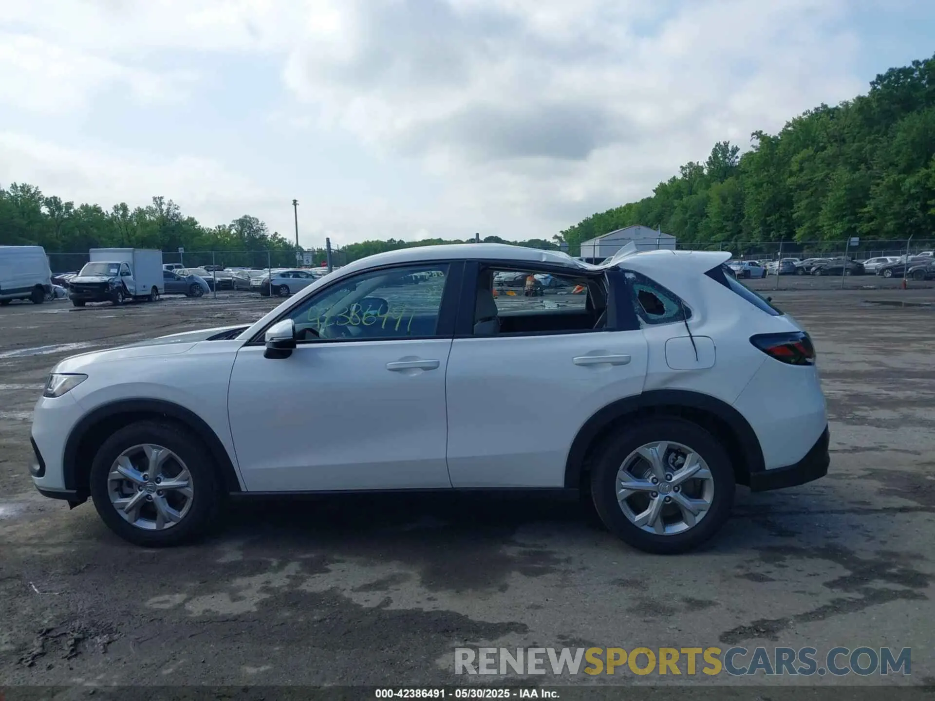 14 Photograph of a damaged car 3CZRZ2H32SM762201 HONDA HR-V 2025